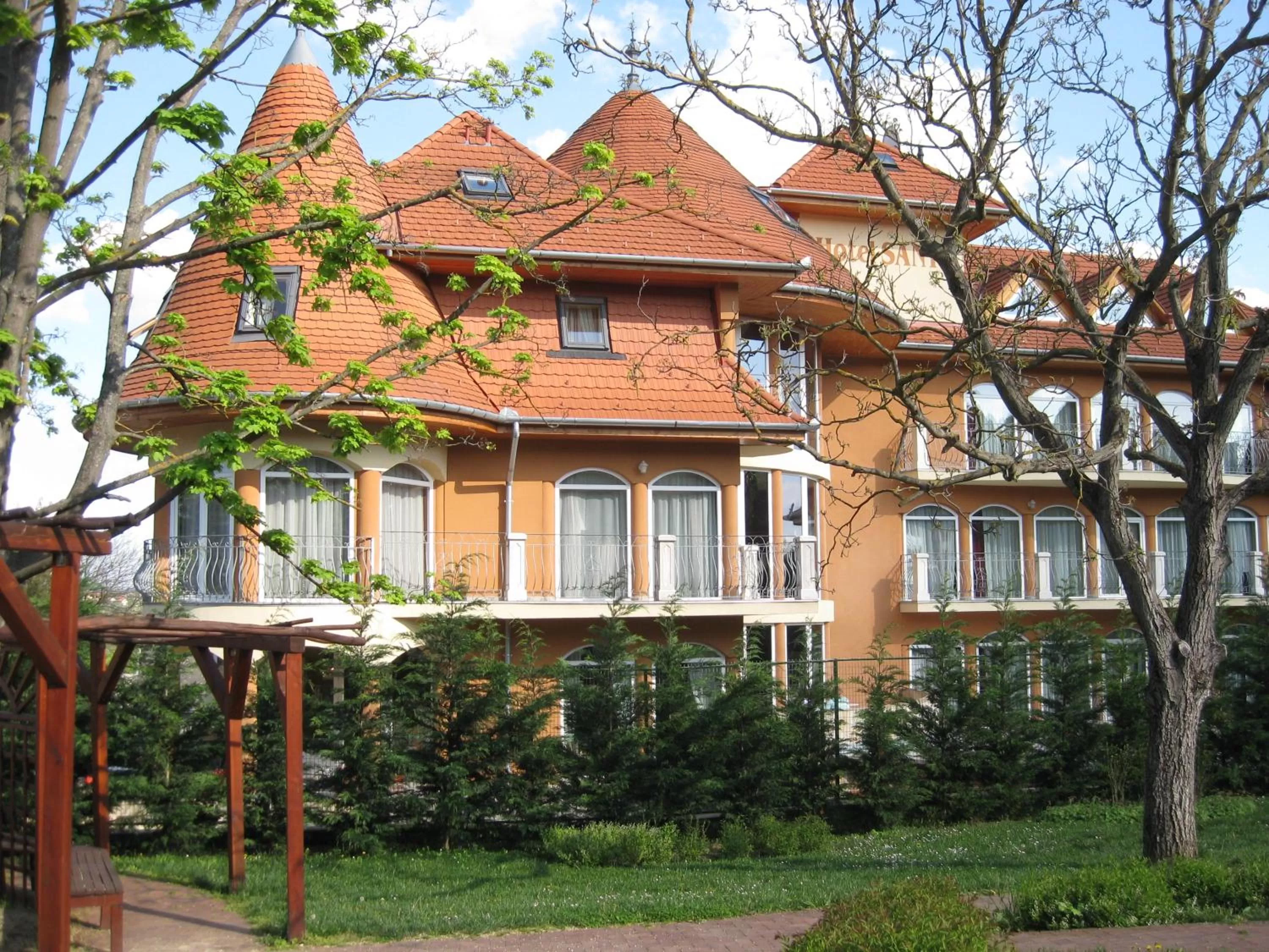 Facade/entrance, Property Building in SANTE Hévíz