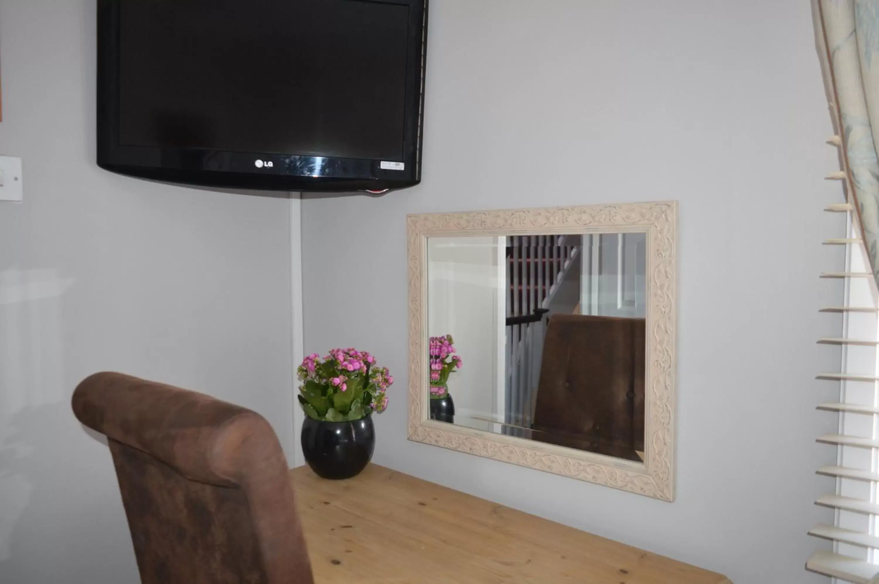 Classic Family Room in The Ilchester Arms Hotel, Ilchester Somerset Classic Family Room in The Ilchester Arms Hotel, Ilchester Somerset