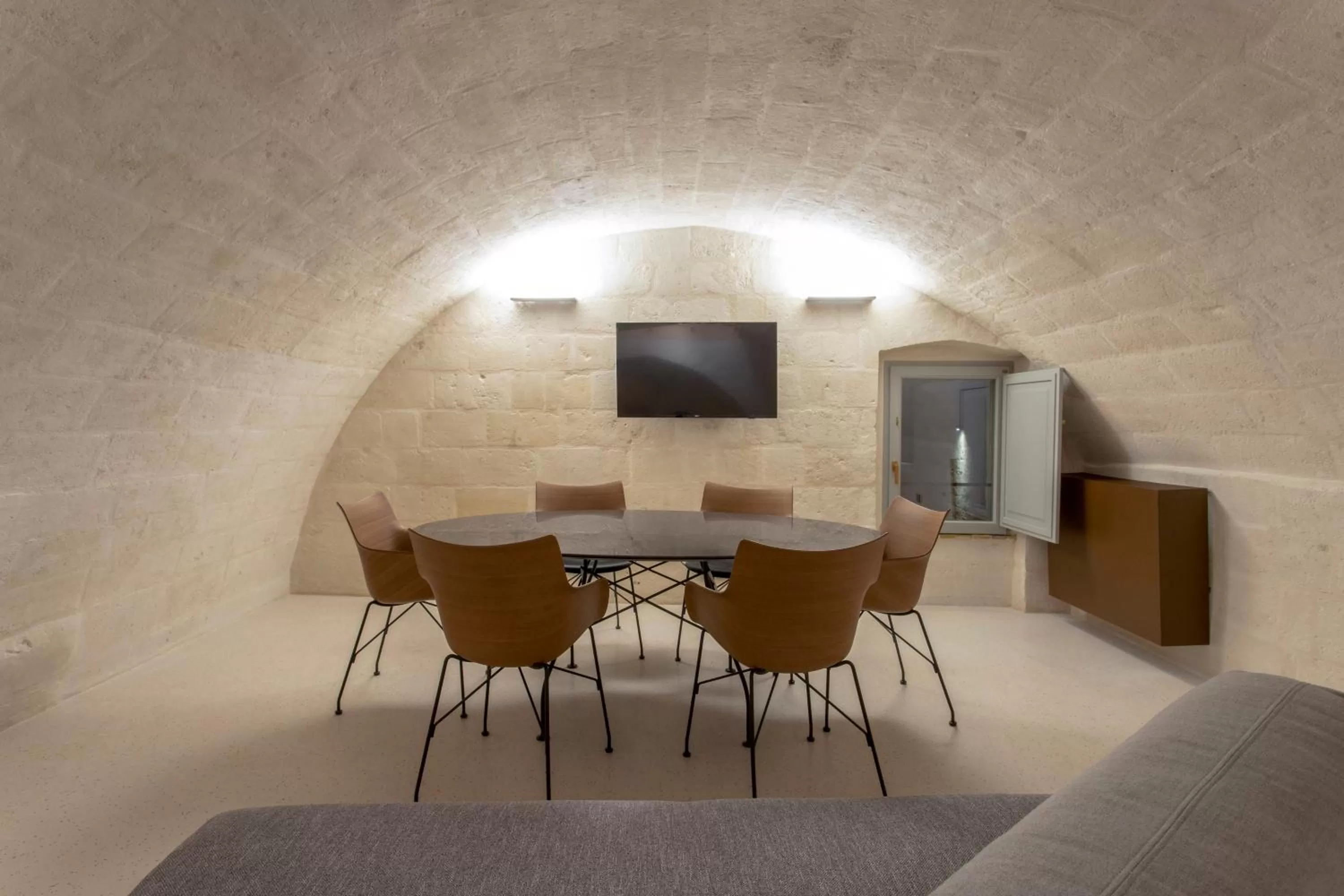 Communal lounge/ TV room in PIANELLE RESORT