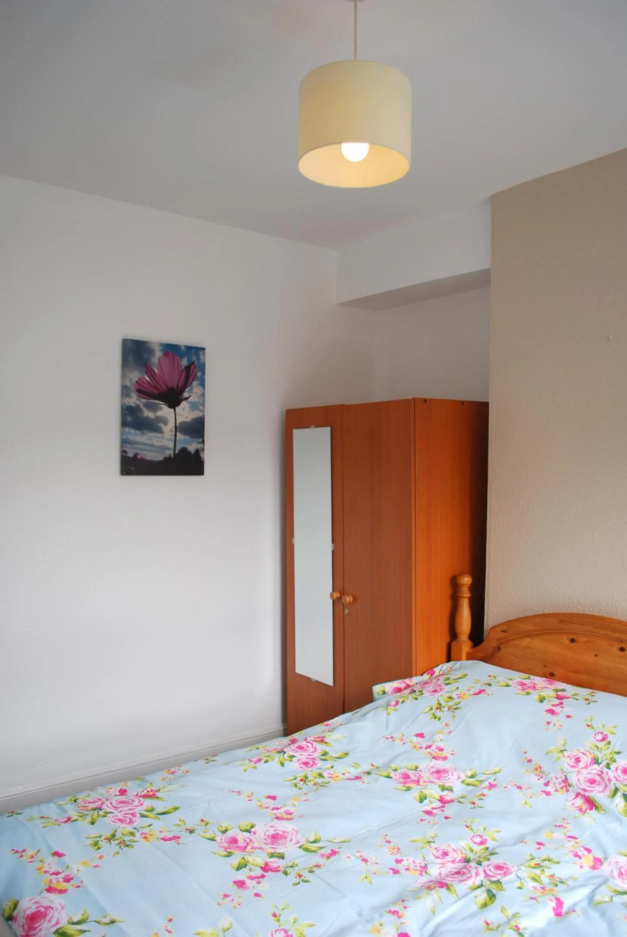 Photo of the whole room, Bed in Clift Guest House