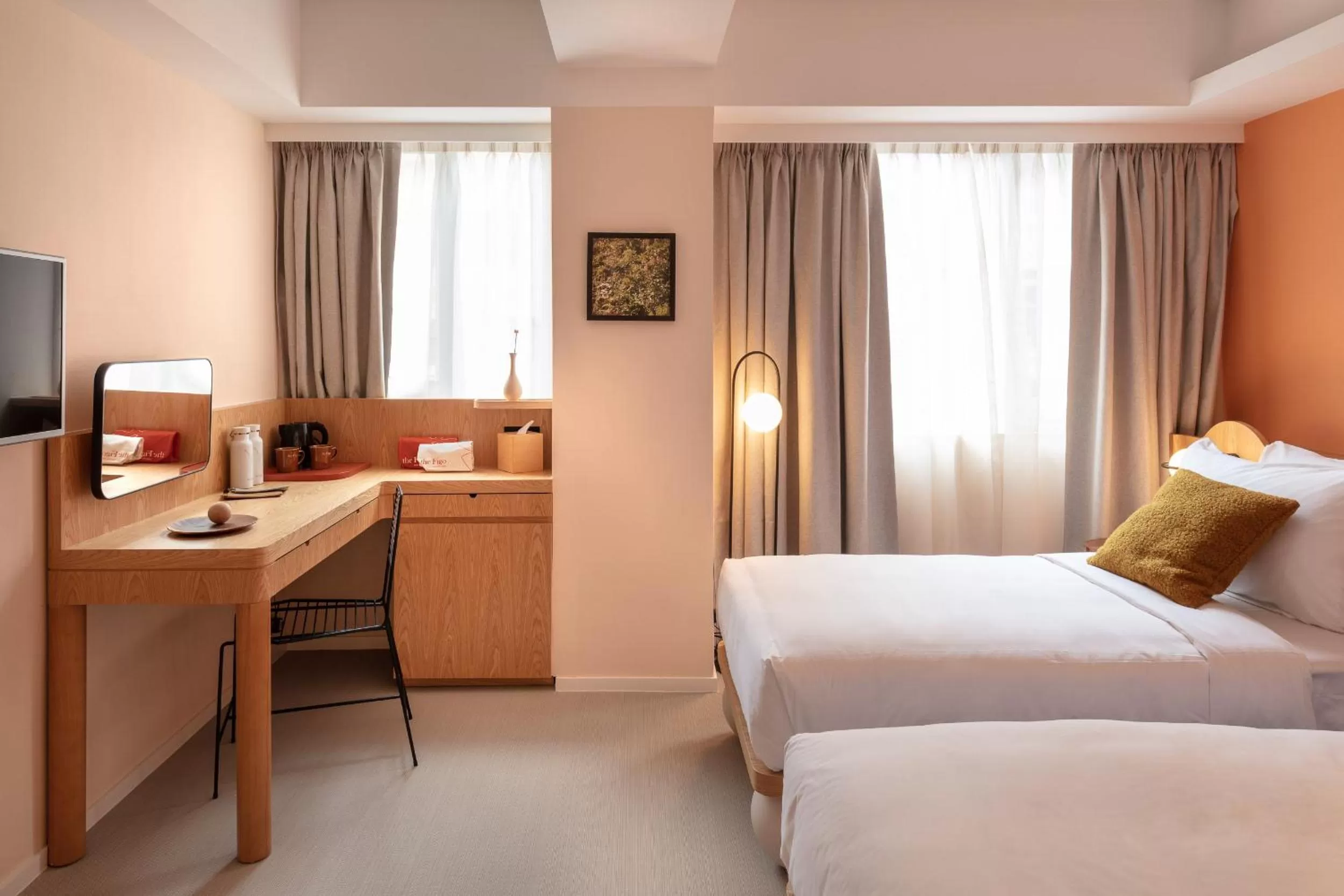 Photo of the whole room, Bed in the Figo