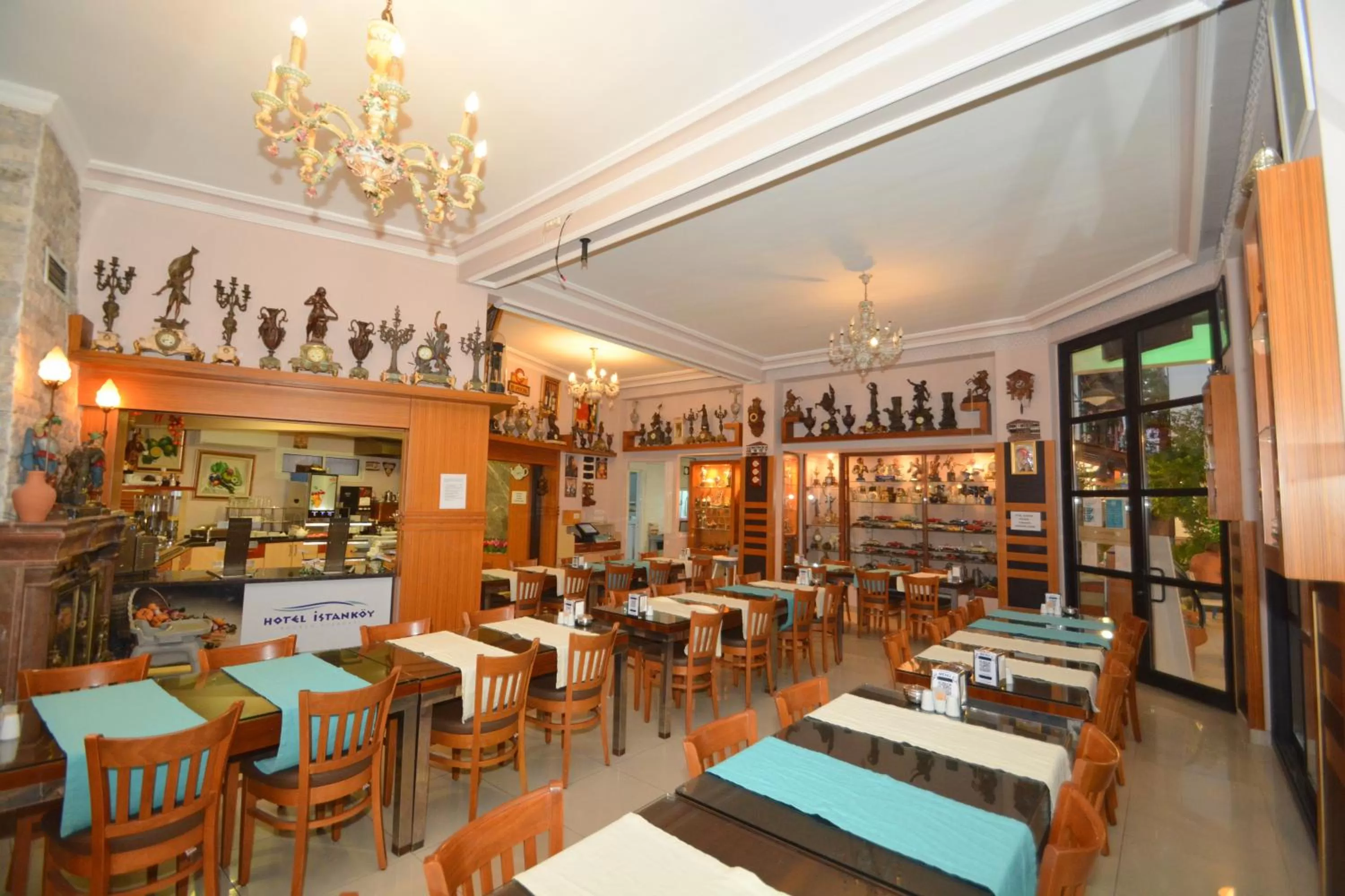Restaurant/places to eat in Istankoy Hotel