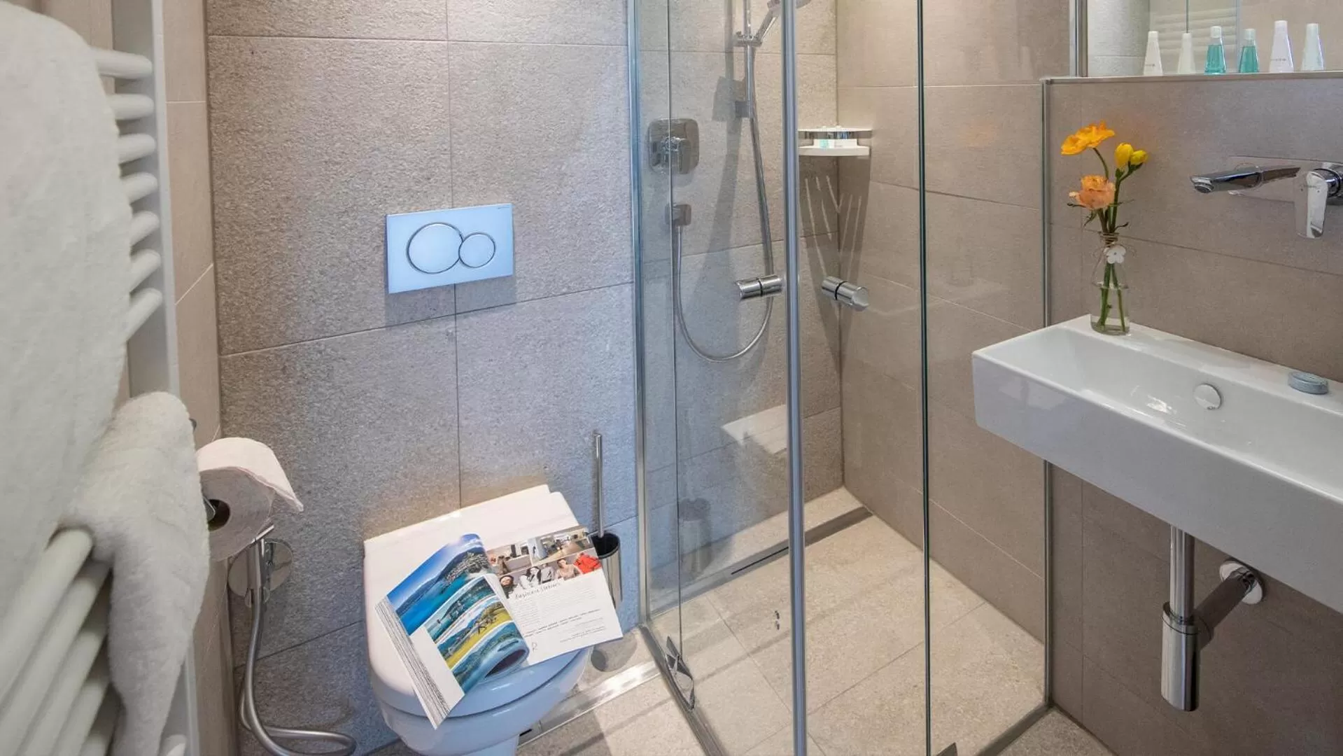 Toilet in Emma Deluxe Aparthotel direkt beim Skibus