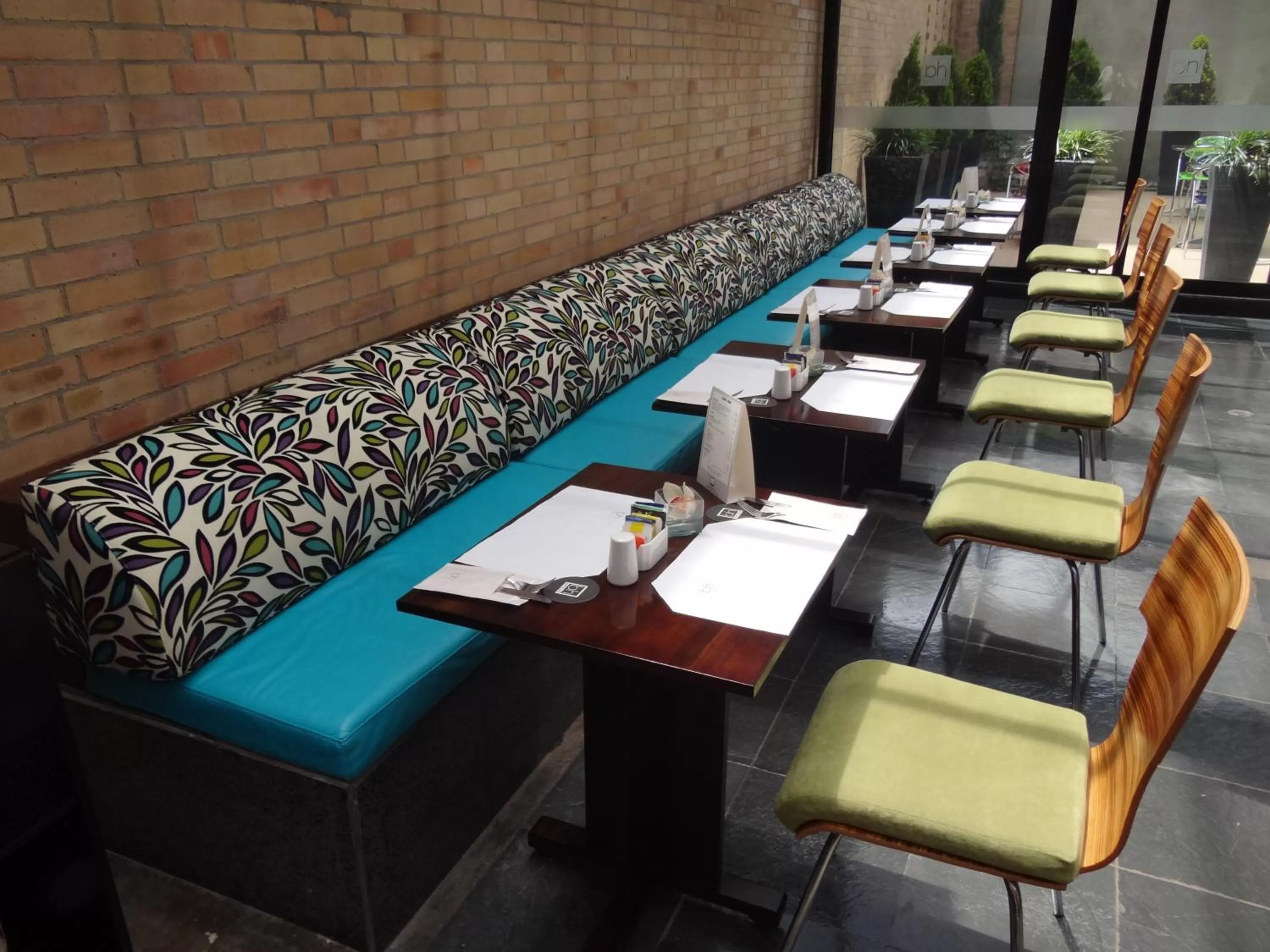 Restaurant/places to eat in Hotel bh Parque 93