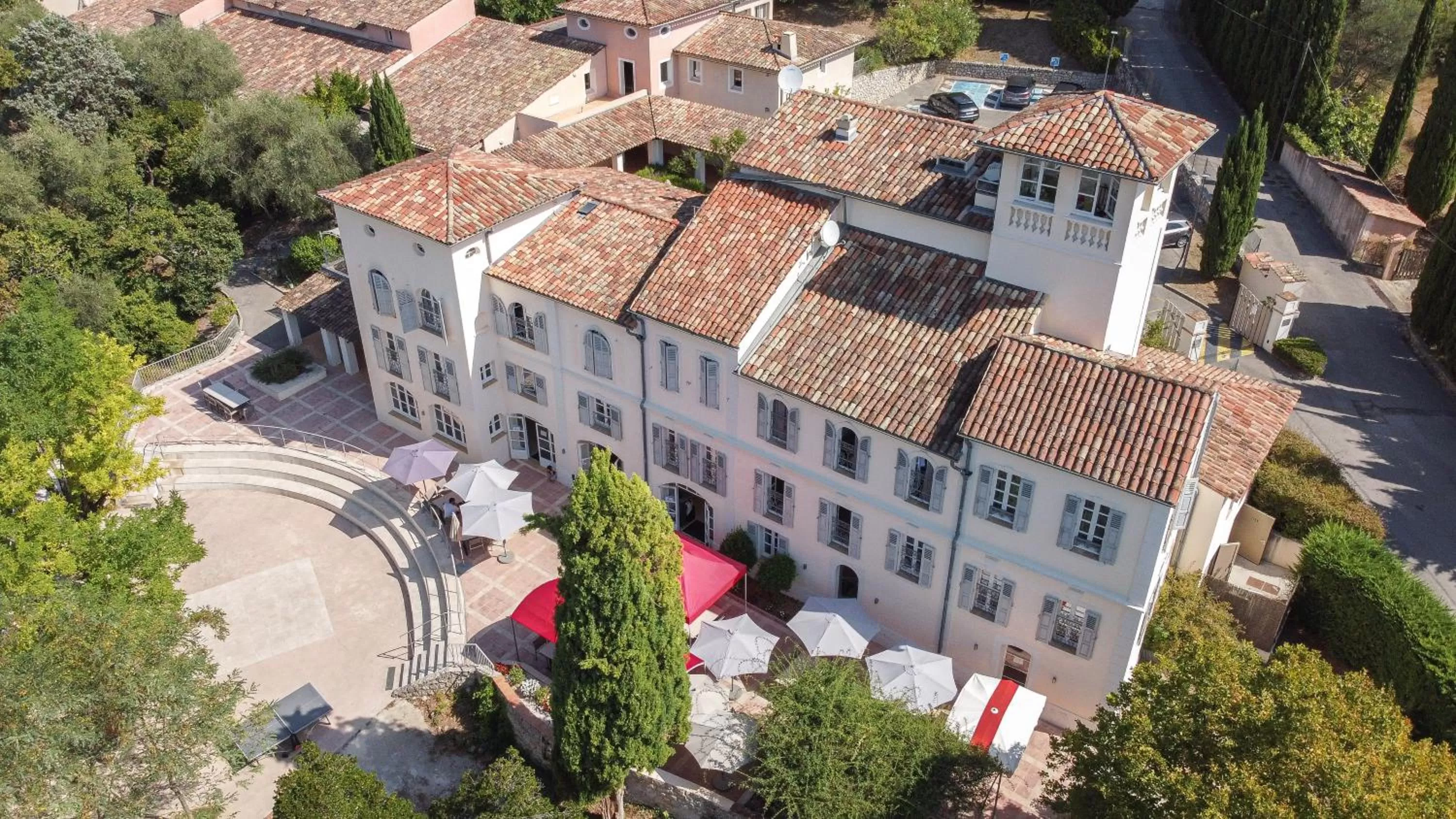 Bird's eye view, Bird's-eye View in Domaine de La Tour Carrée