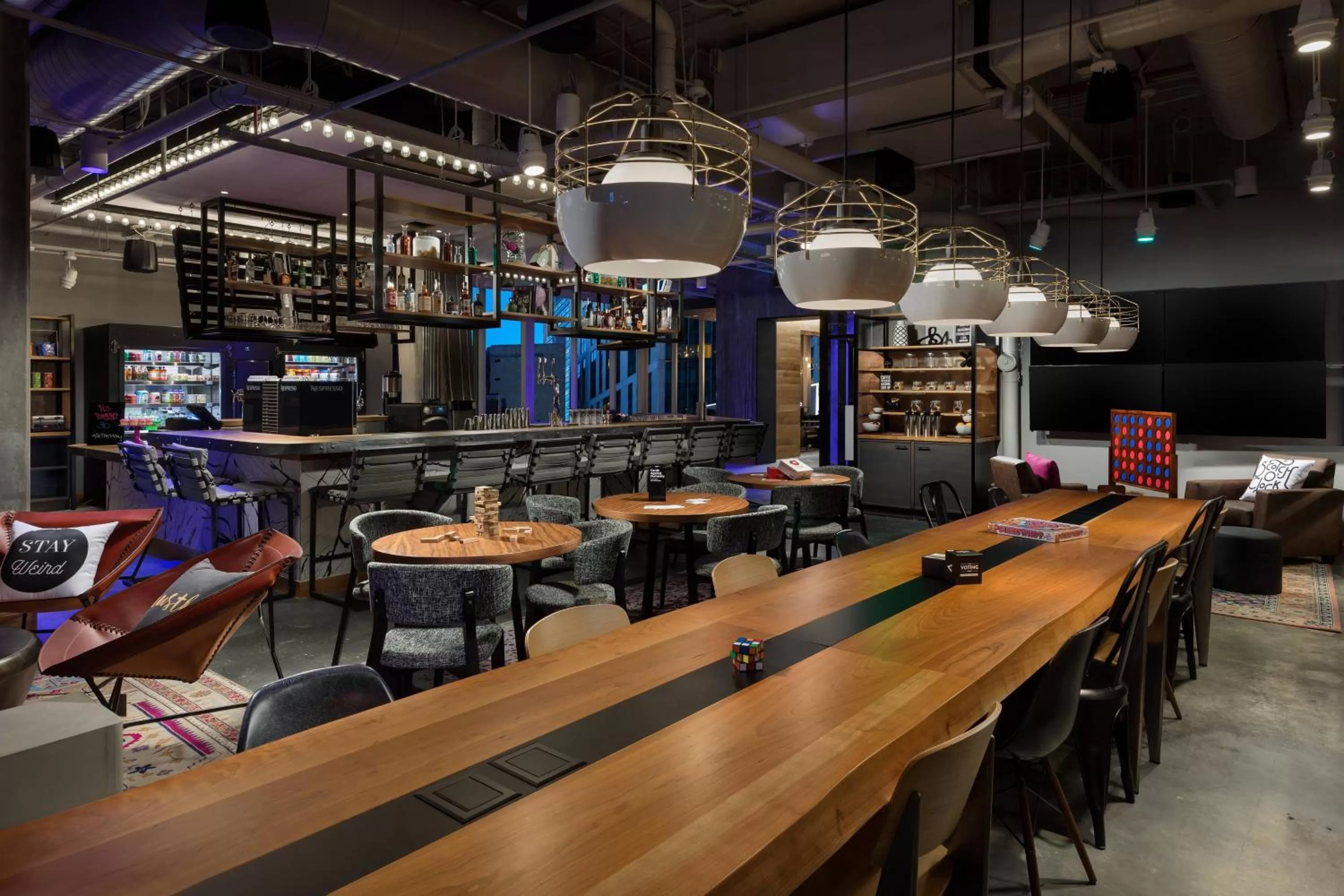 Lounge or bar in Moxy Boston Downtown