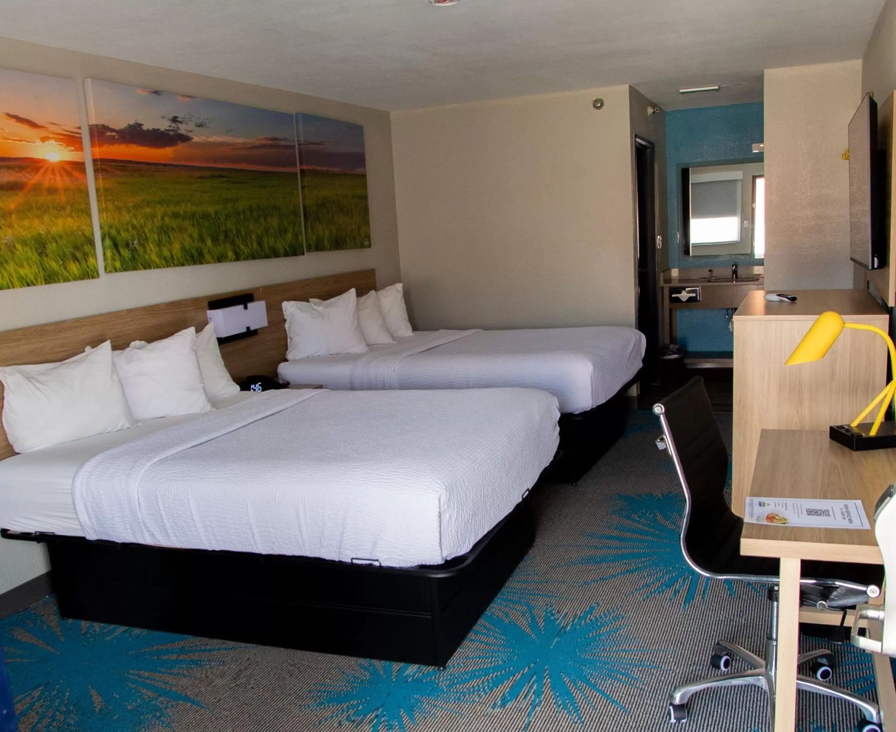 Photo of the whole room, Bed in Days Inn by Wyndham Amarillo - Medical Center
