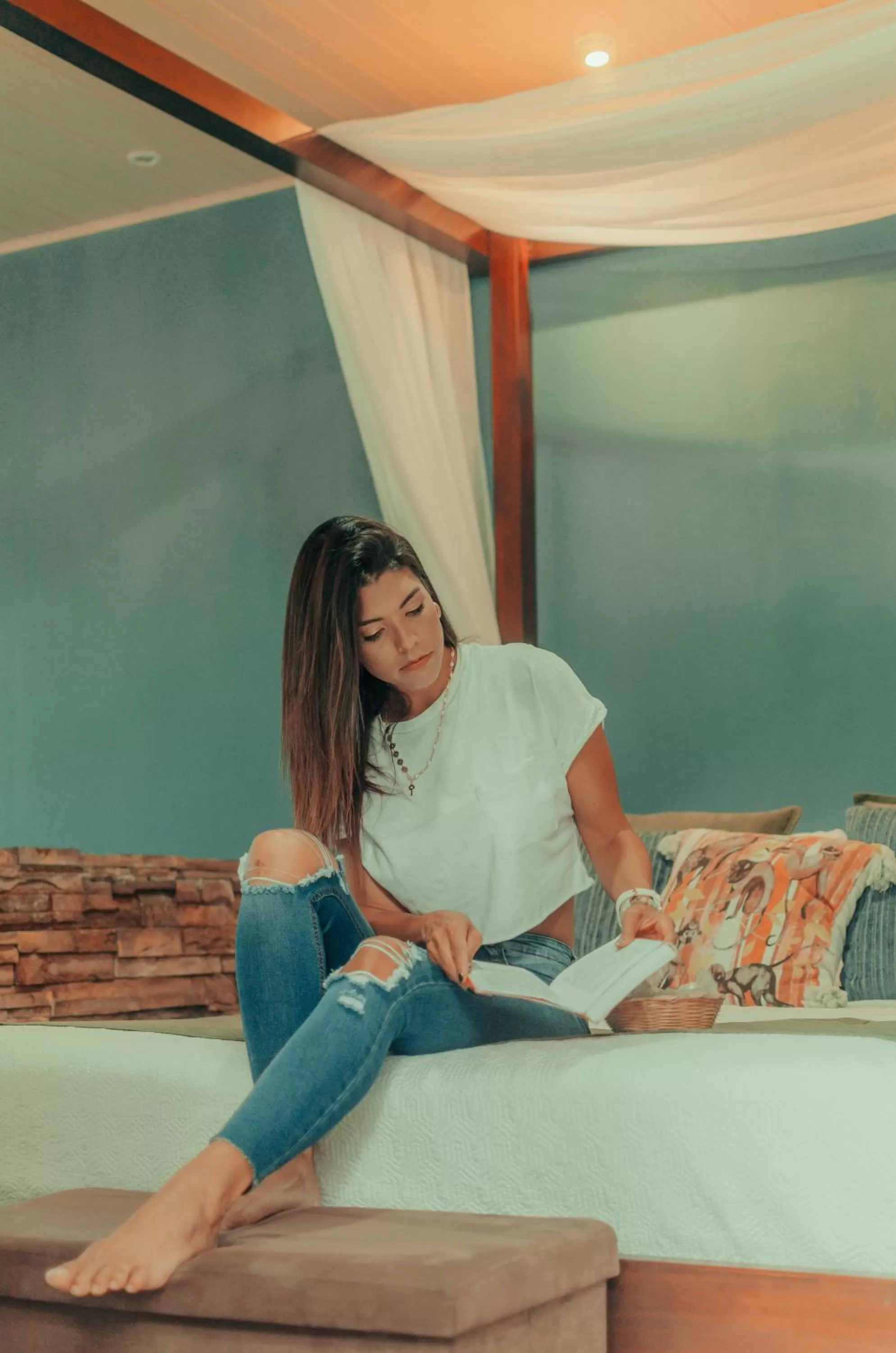 Activities, Bed in Yellow Tree Suites