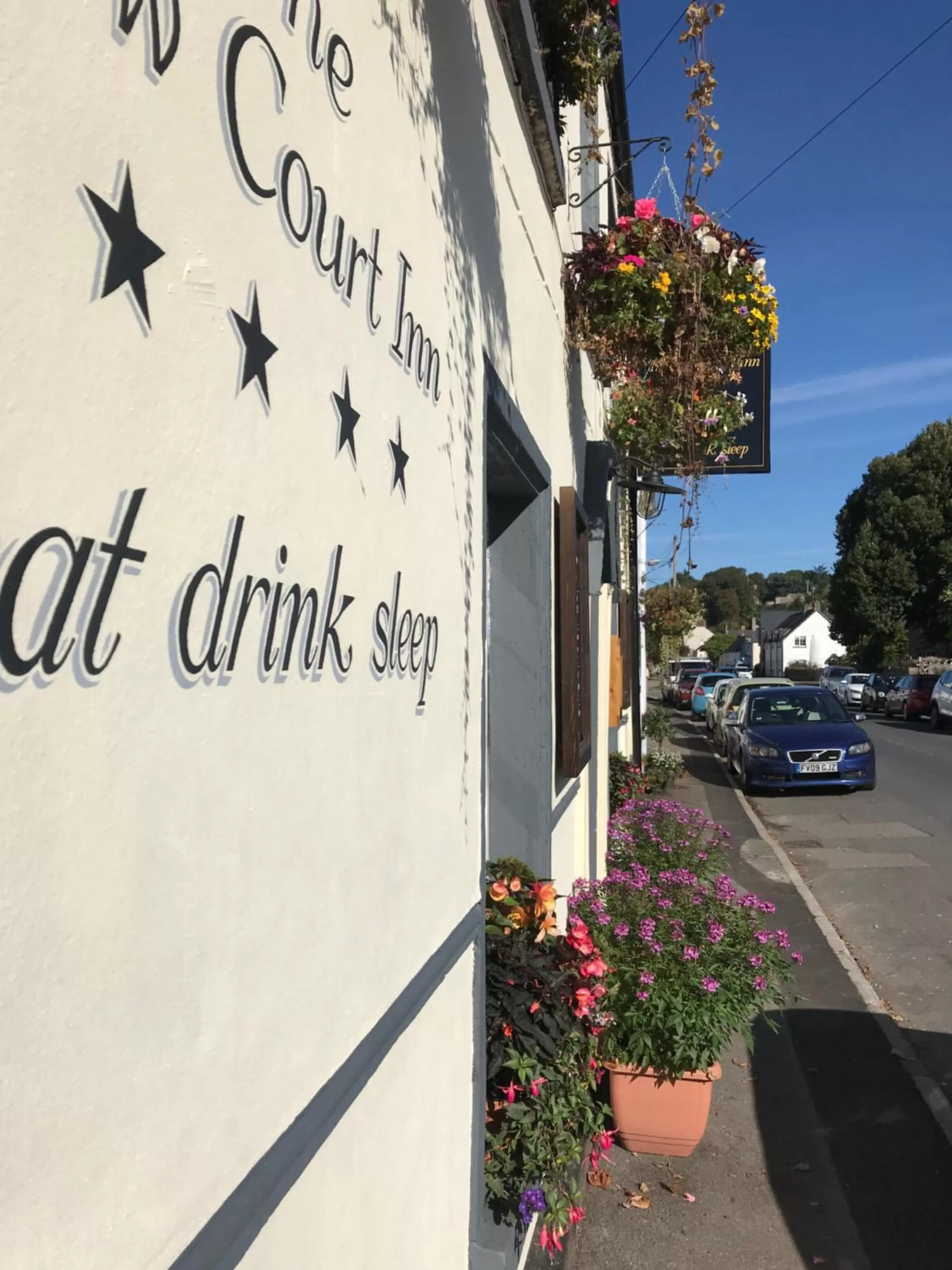 Facade/entrance in The New Court Inn