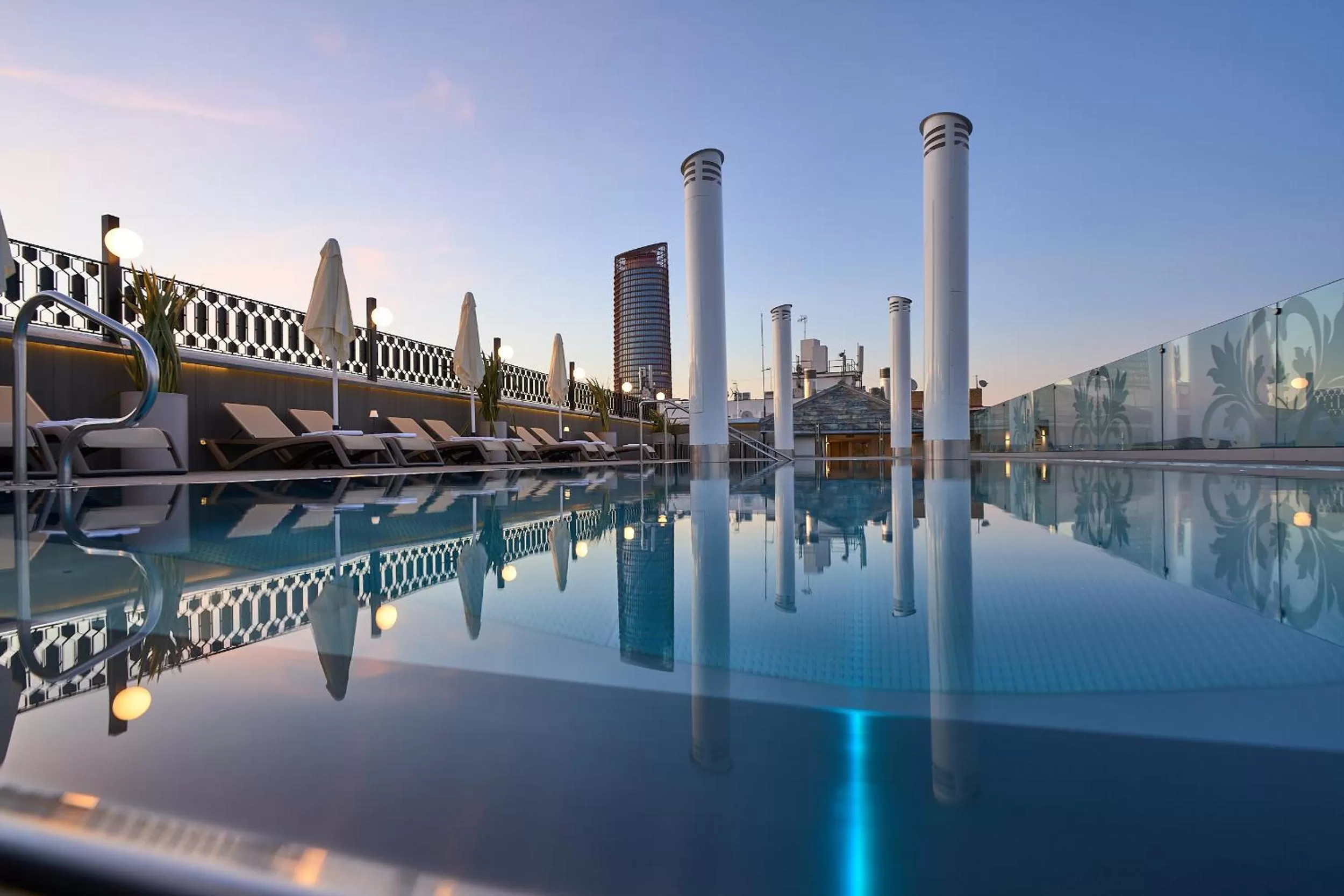 Swimming pool in Monte Triana