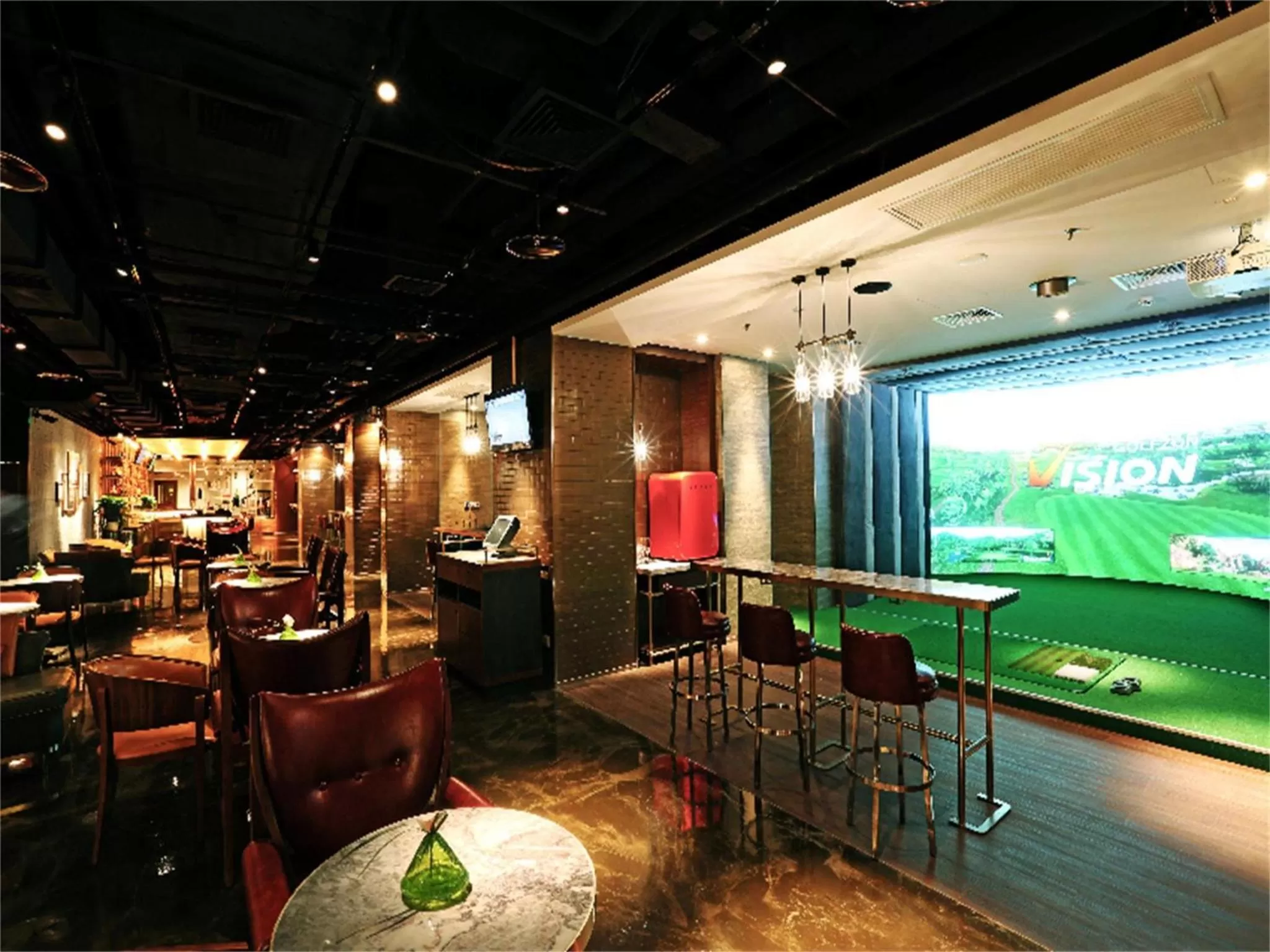 Lounge or bar in Shangri-La Dalian