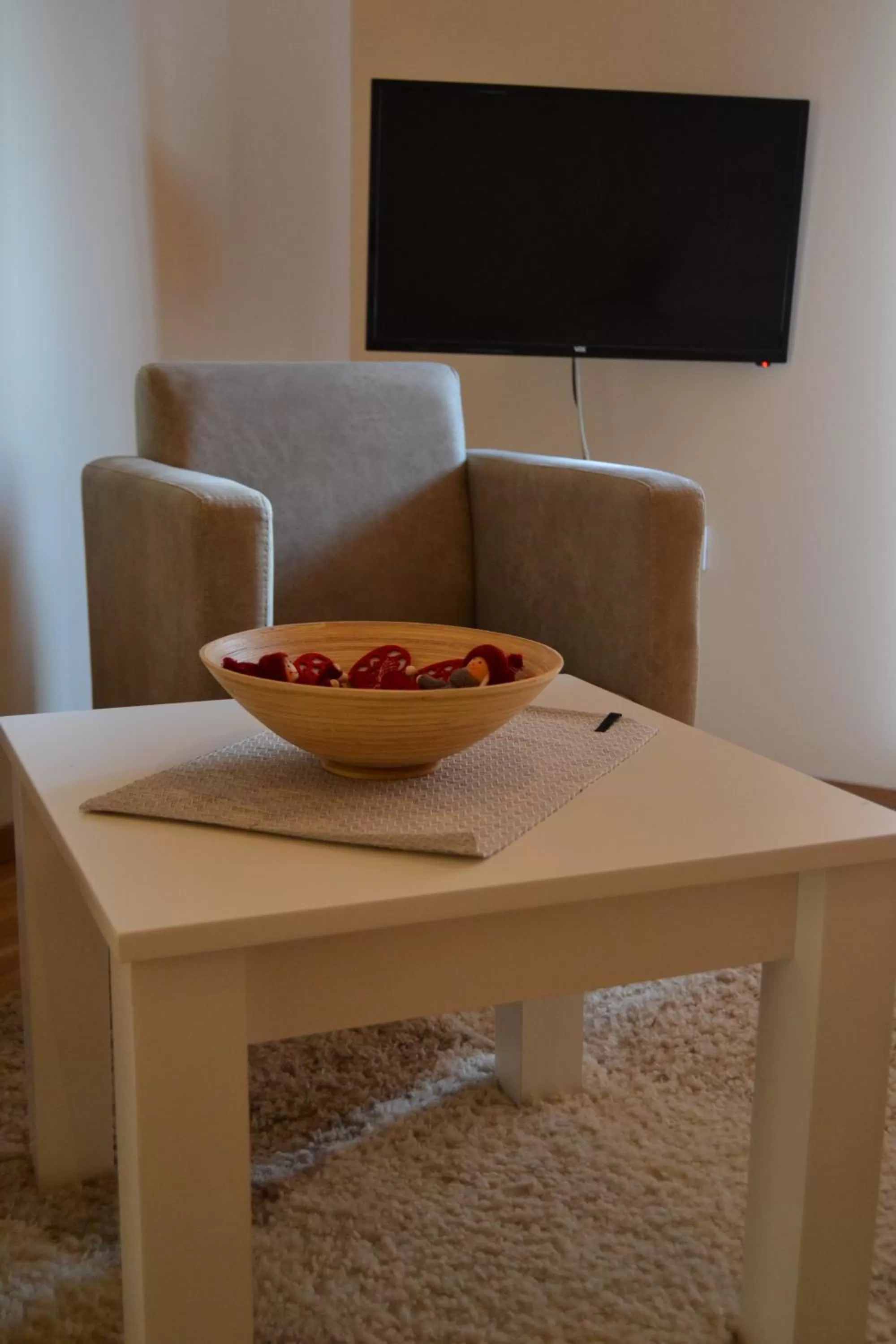 TV/Entertainment Center in B&B Alex