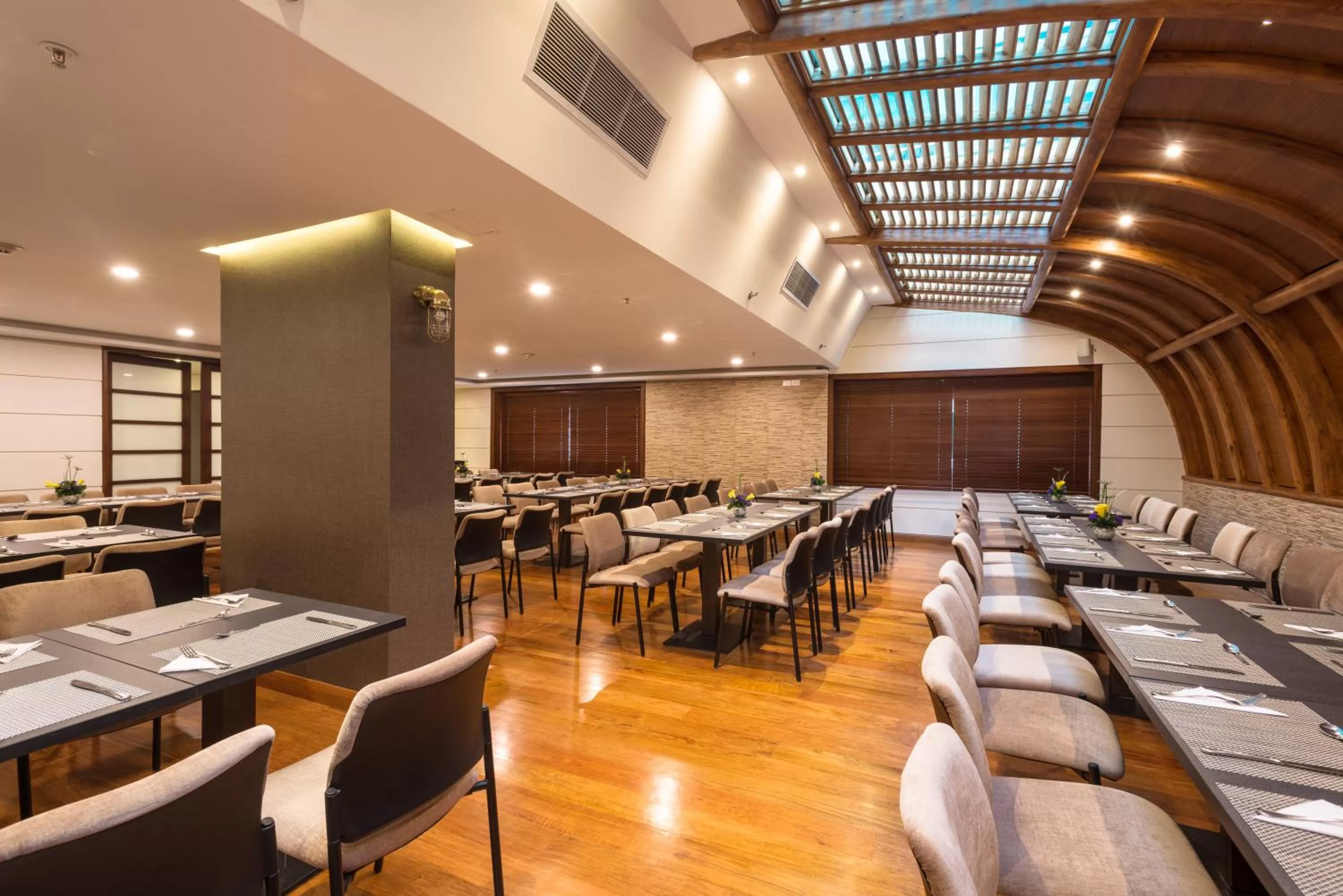 Restaurant/places to eat in Hotel Dann Carlton Bogota