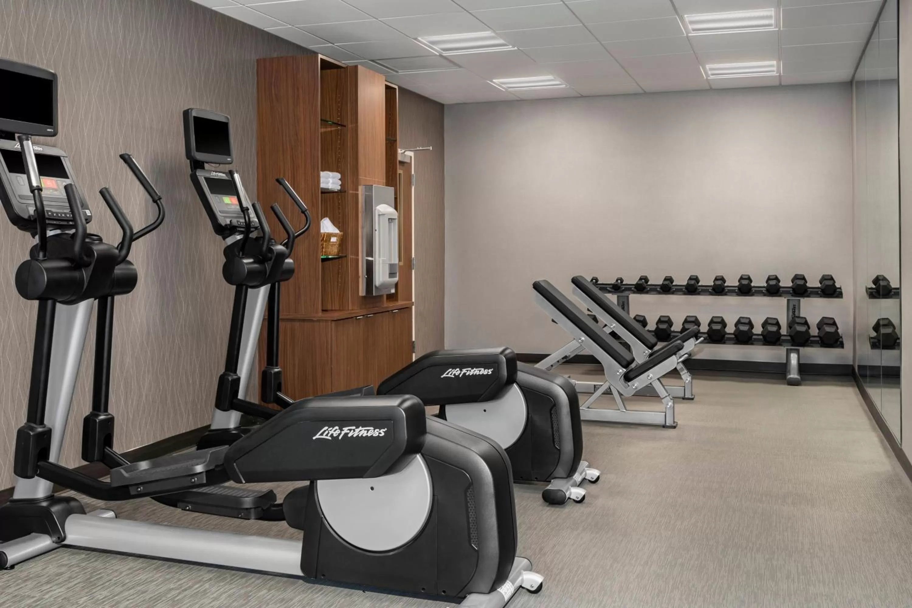Fitness centre/facilities in Courtyard Jacksonville Butler Boulevard
