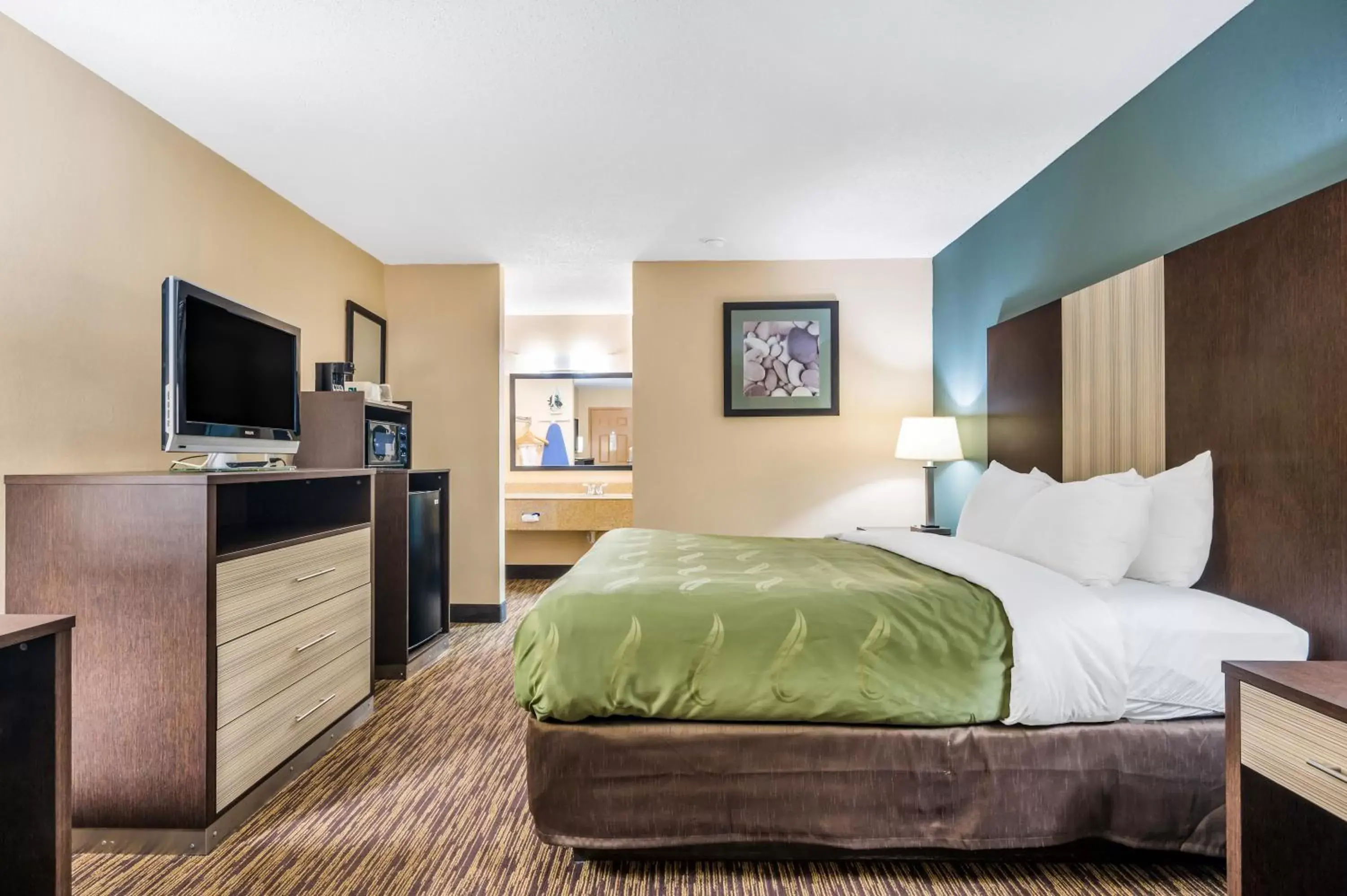 King Room - Ground Floor- Non-Smoking in Quality Inn Cullman I-65 Exit 310 King Room - Ground Floor- Non-Smoking in Quality Inn Cullman I-65 Exit 310