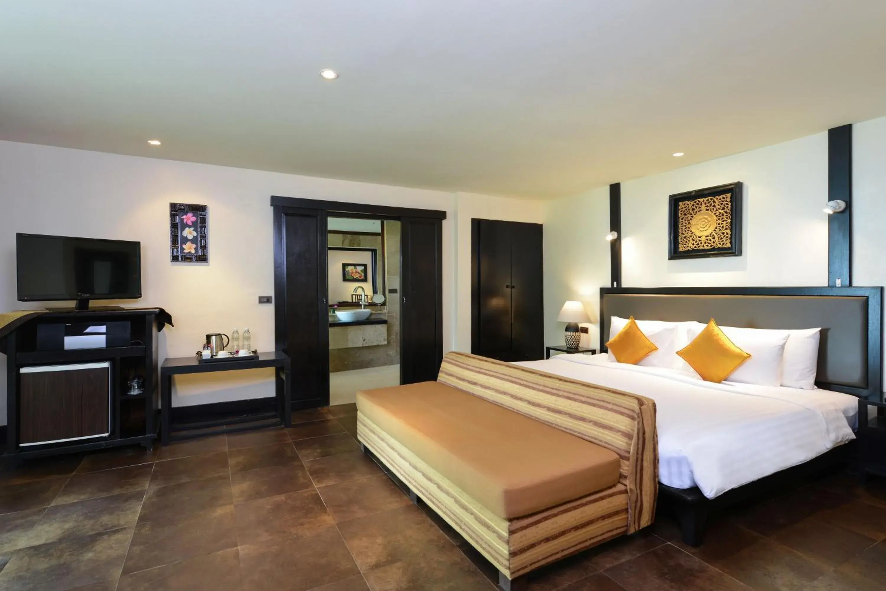 Deluxe Double or Twin Room with Sea View in Andaman White Beach Resort - SHA Plus Deluxe Double or Twin Room with Sea View in Andaman White Beach Resort - SHA Plus