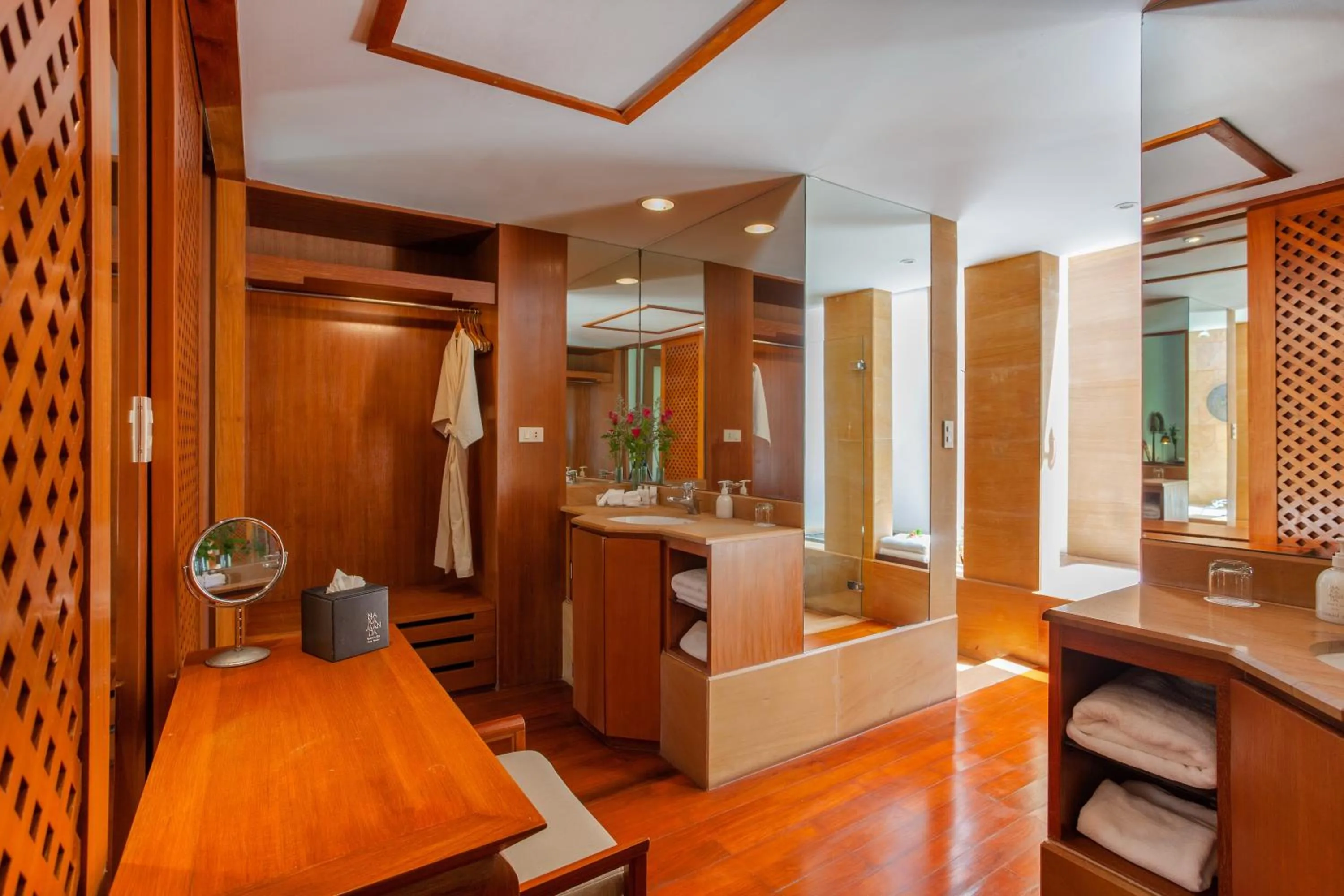 wardrobe in Nakamanda Resort and Spa