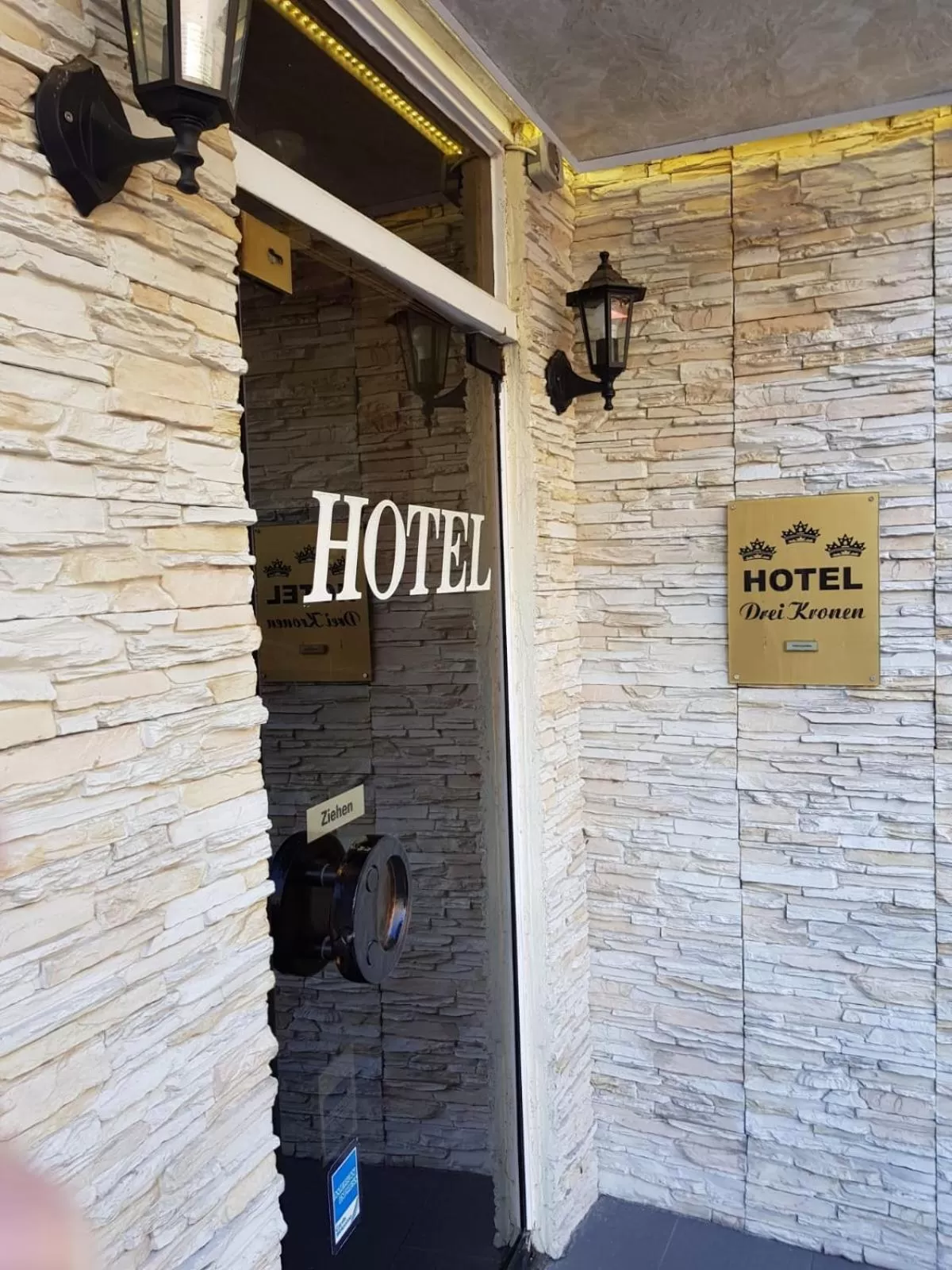 Facade/entrance in Hotel Drei Kronen