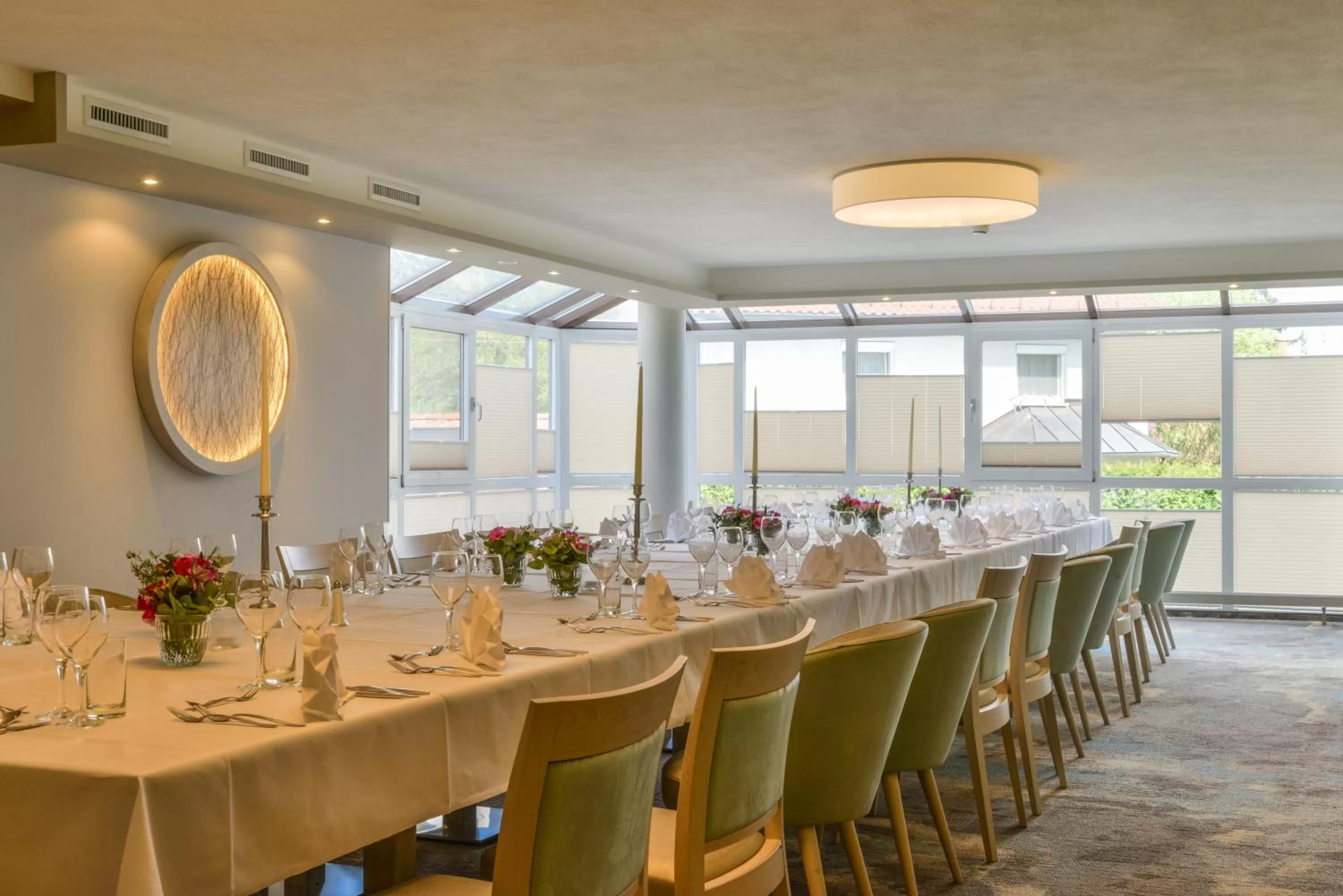 Restaurant/places to eat in Hotel Schiller