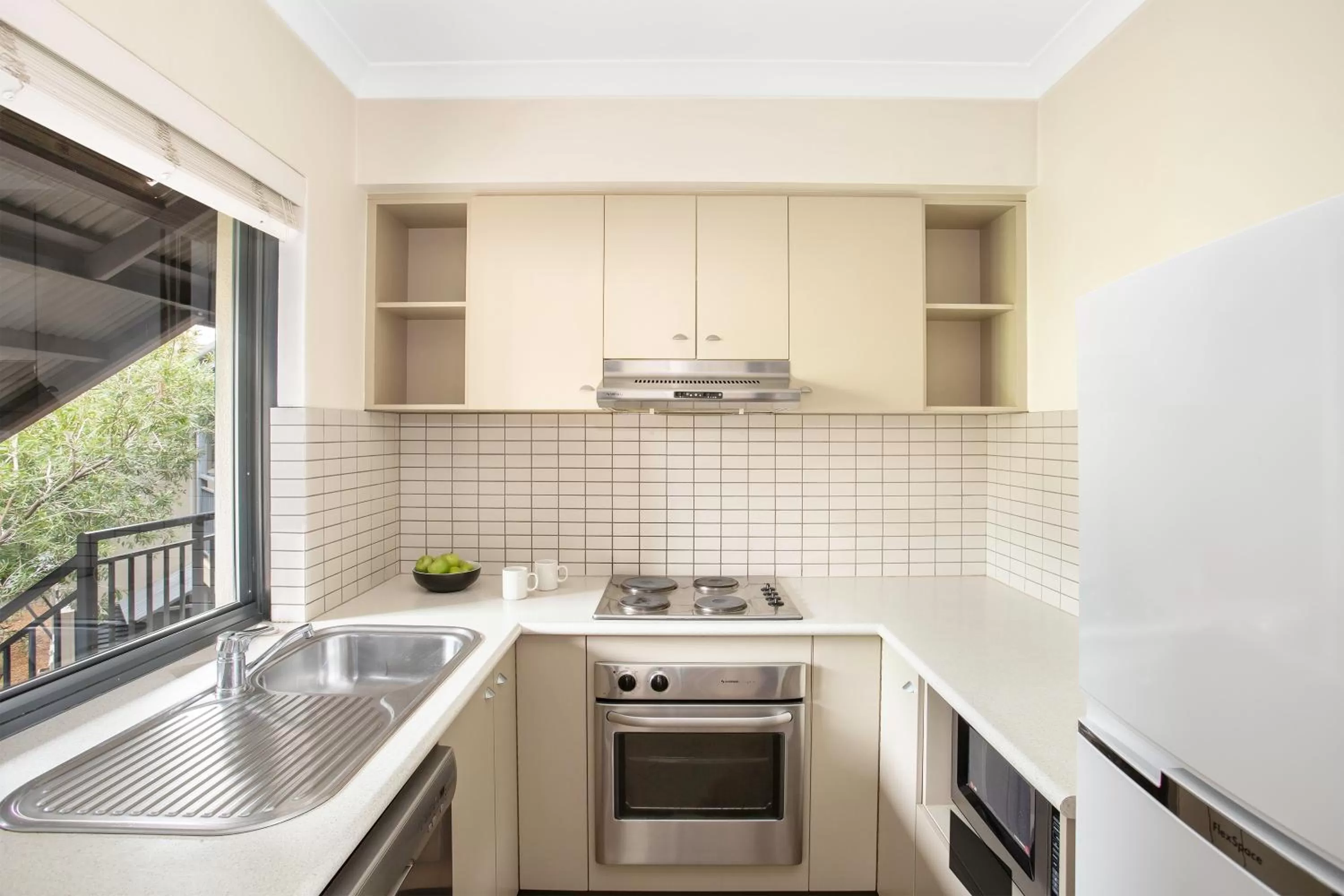 Kitchen or kitchenette in Mantra Geraldton