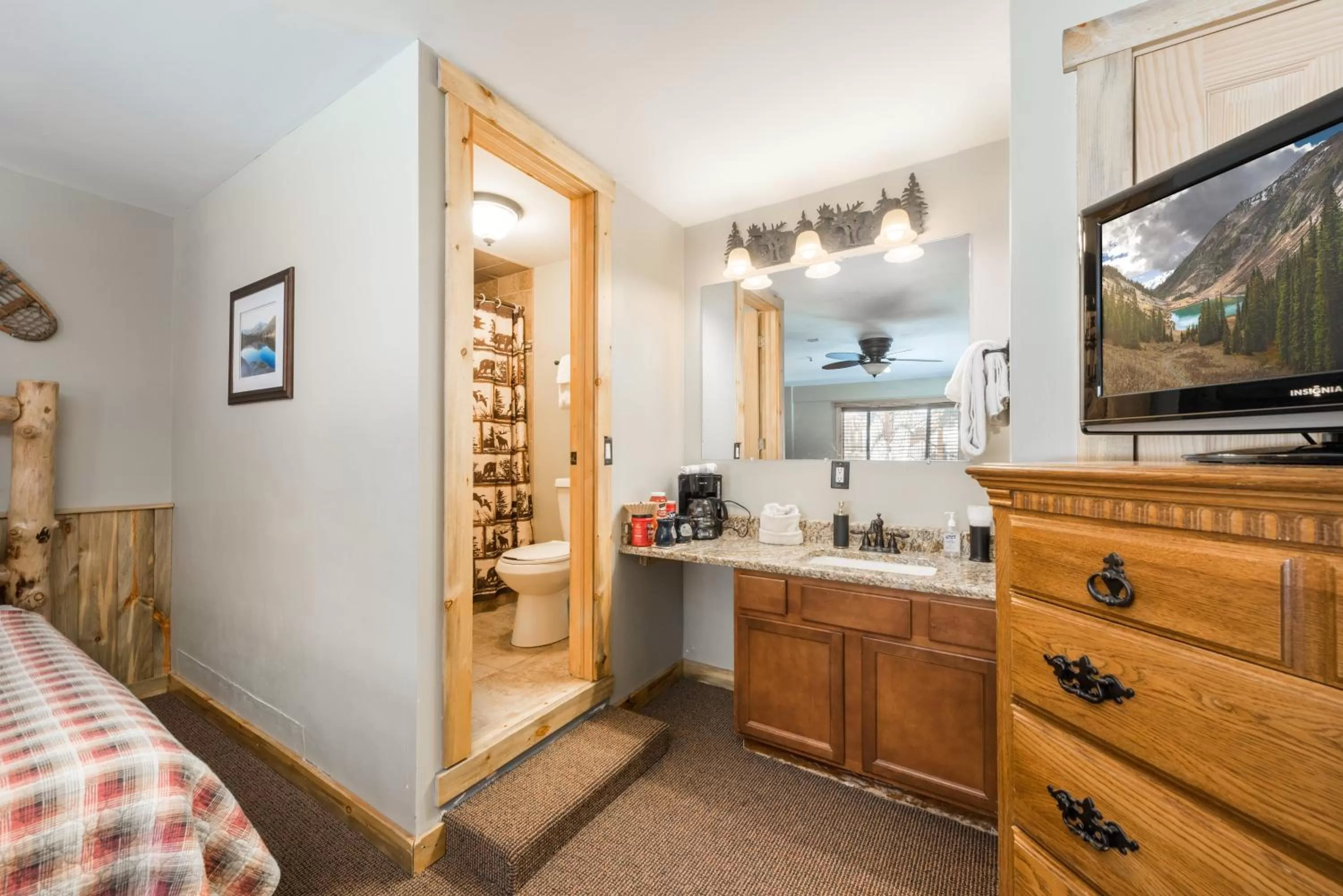 Bathroom in 4 Seasons Inn on Fall River