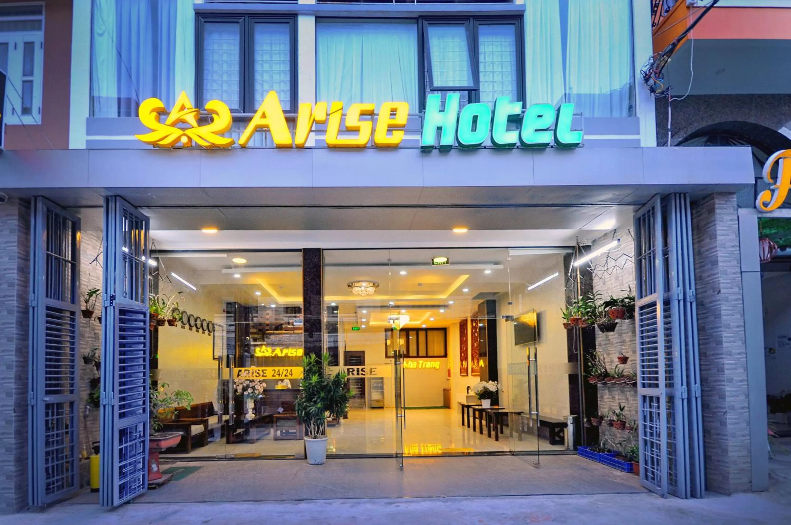 Facade/entrance in Arise Seaside Hotel