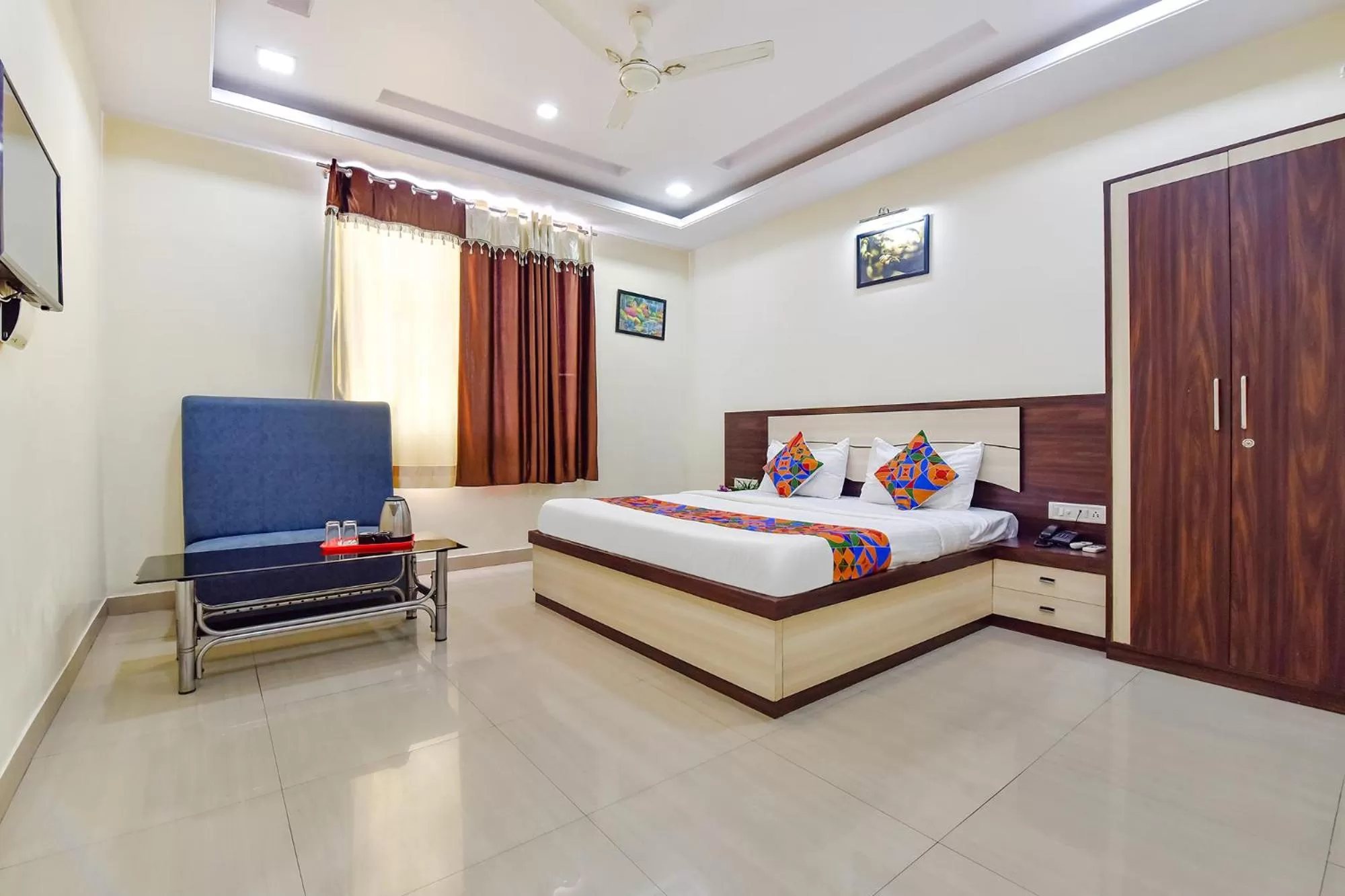 FabHotel Pink Palace Raja Park