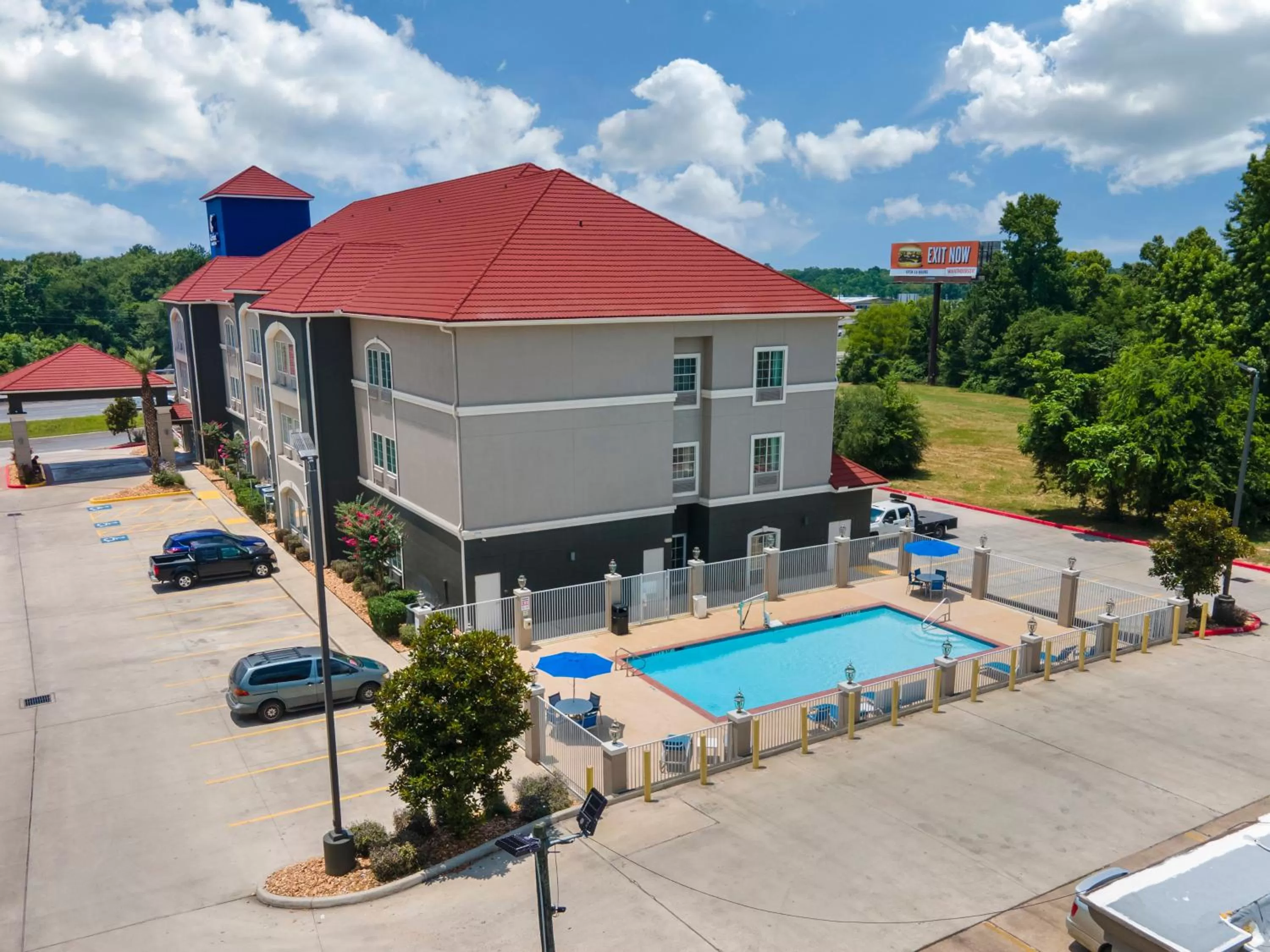 Comfort Inn & Suites Cleveland TX