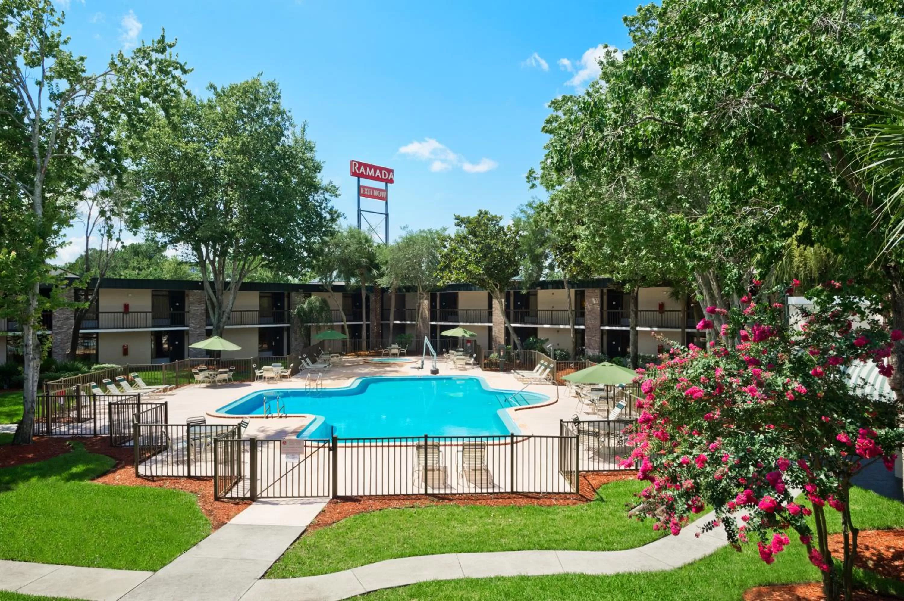 Swimming pool in Ramada by Wyndham Jacksonville Hotel & Conference Center