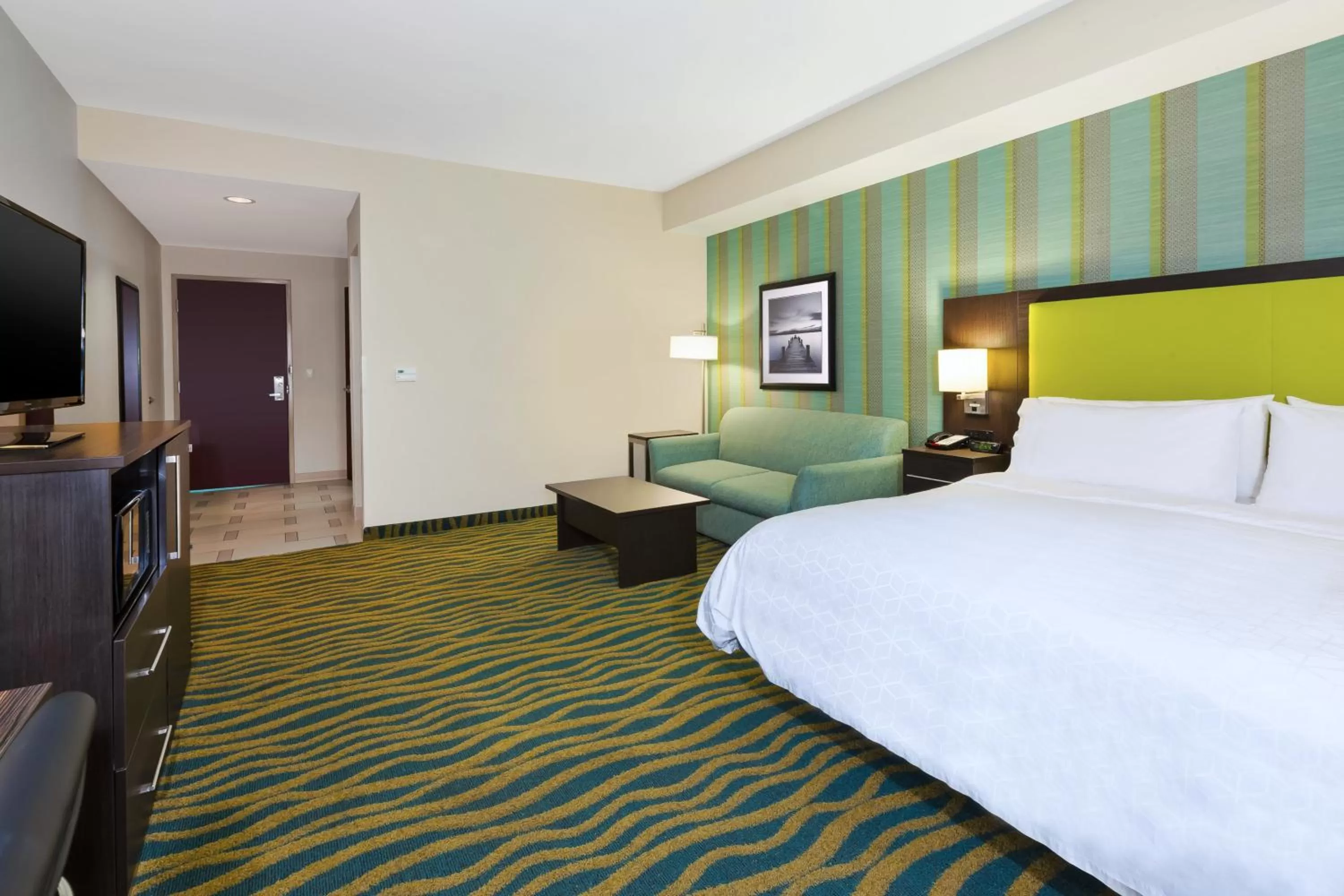 Photo of the whole room, Bed in Holiday Inn Express & Suites Southport - Oak Island Area by IHG