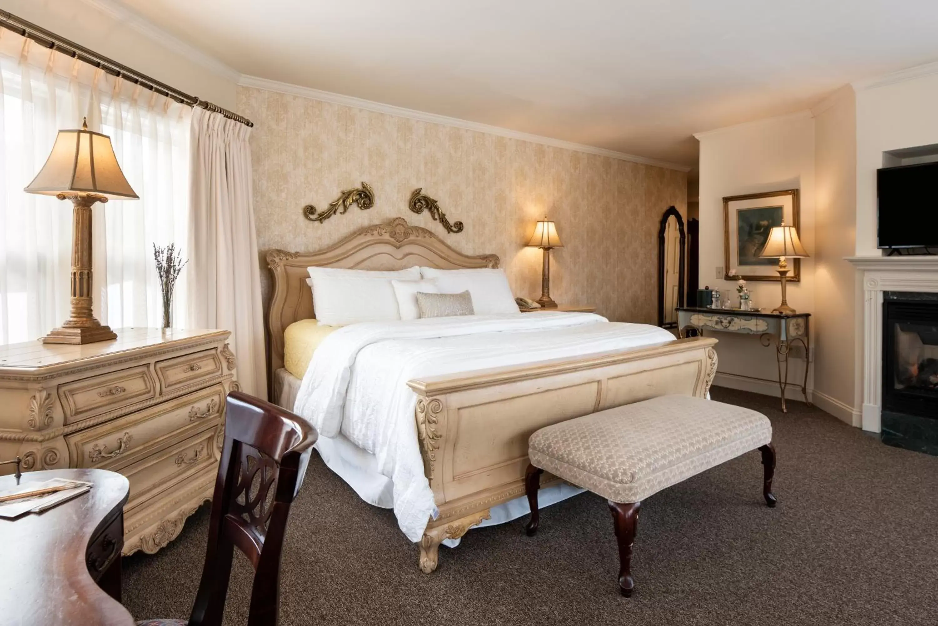 Mt. Washington Suite in The Inn at Thorn Hill Mt. Washington Suite in The Inn at Thorn Hill