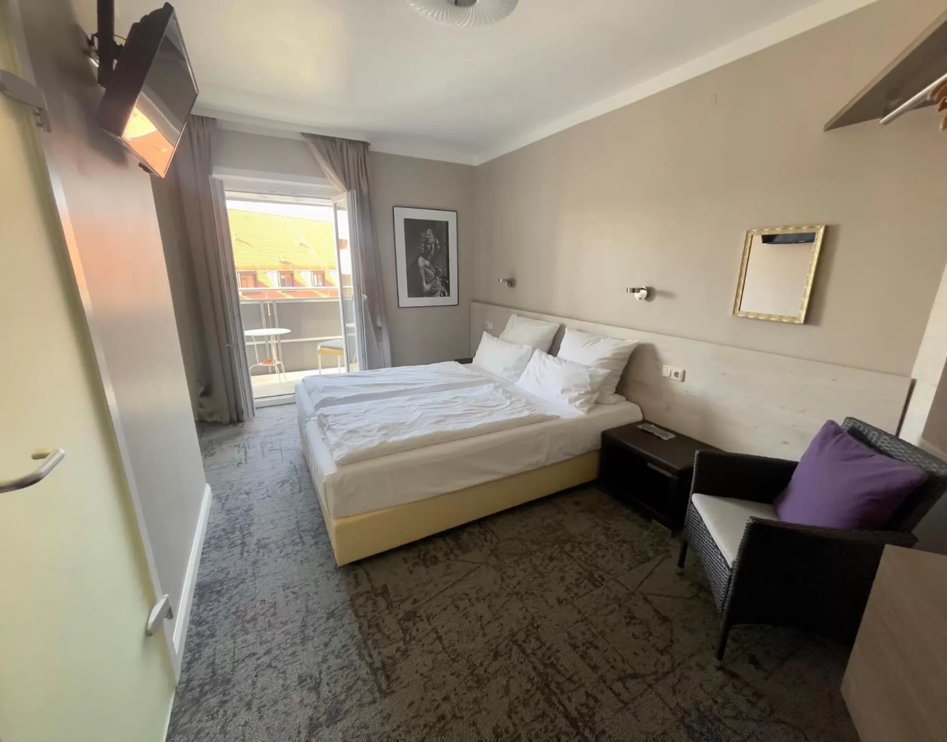 Bedroom, Bed in Hotel Central