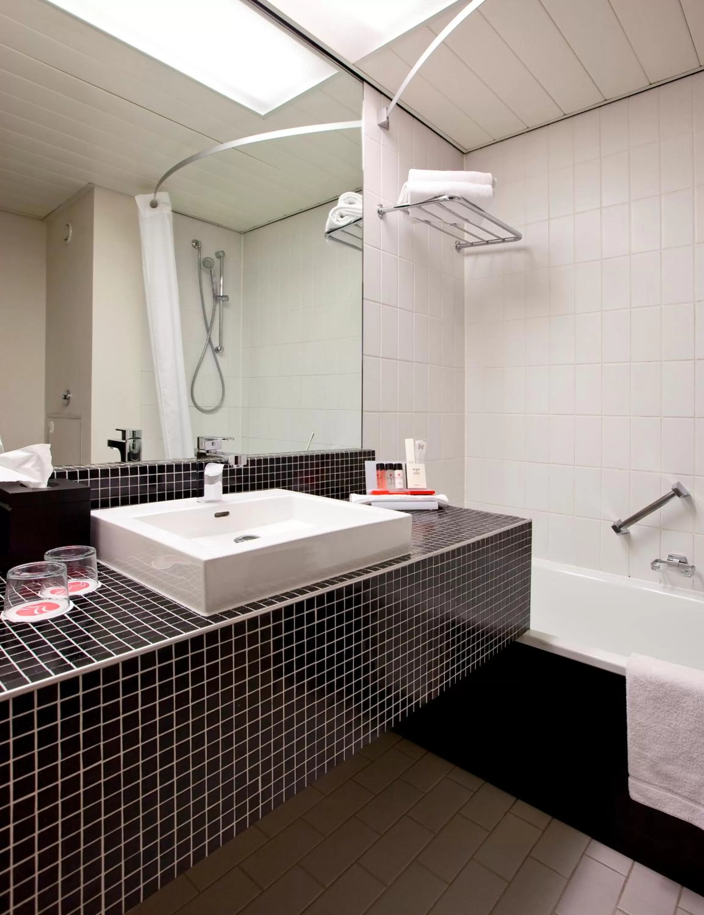 Bathroom in Mercure Antwerp City South