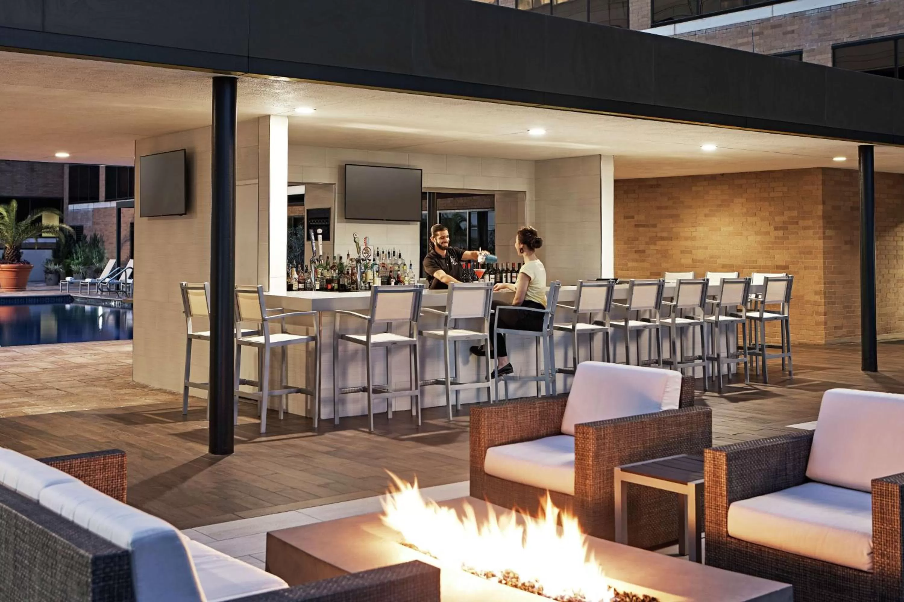 Lounge or bar in Hilton Houston Plaza/Medical Center