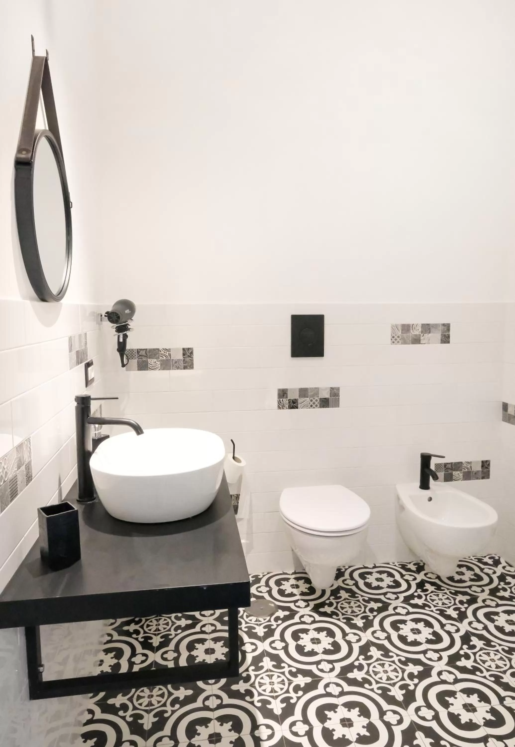 Bathroom in LH51 Rooms