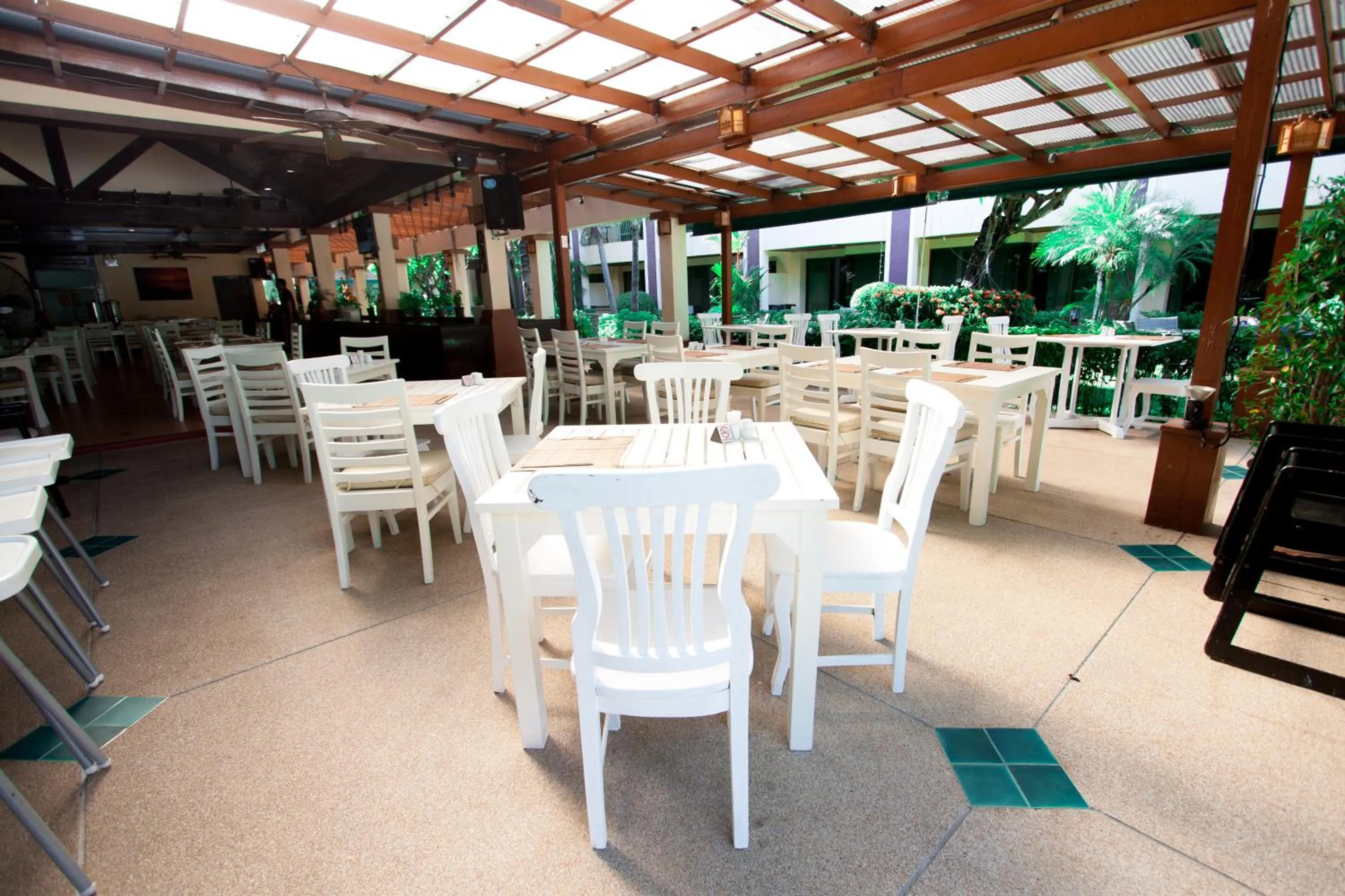 Restaurant/places to eat in Karon Sea Sands Resort-SHA PLUS