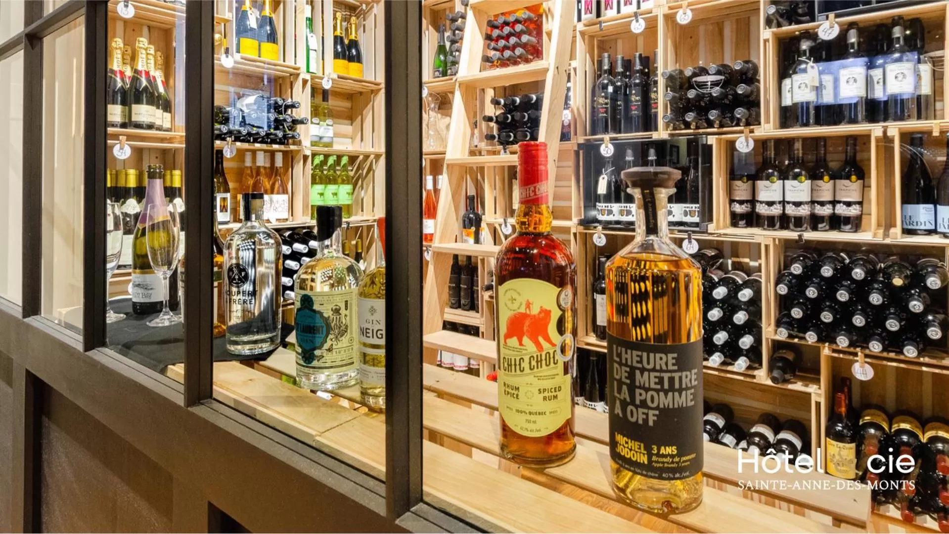 Restaurant/places to eat in Hôtel & cie