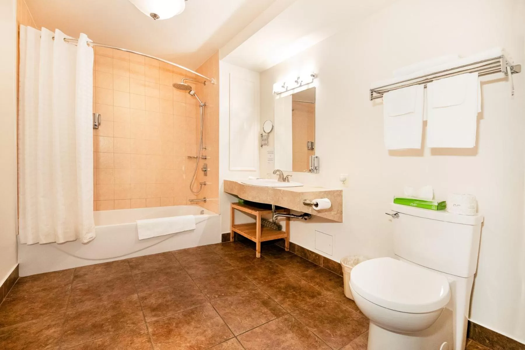 Toilet in Auberge Sous les Arbres