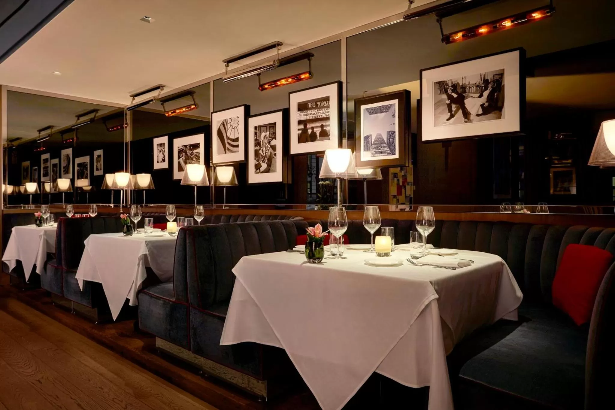 Lounge or bar in Loews Regency New York Hotel