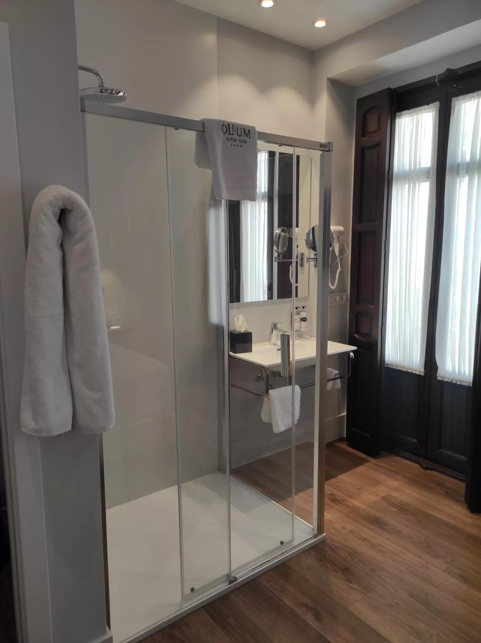 Bathroom in Hotel Oleum - Parking Gratuito bajo disponibilidad y reserva previa