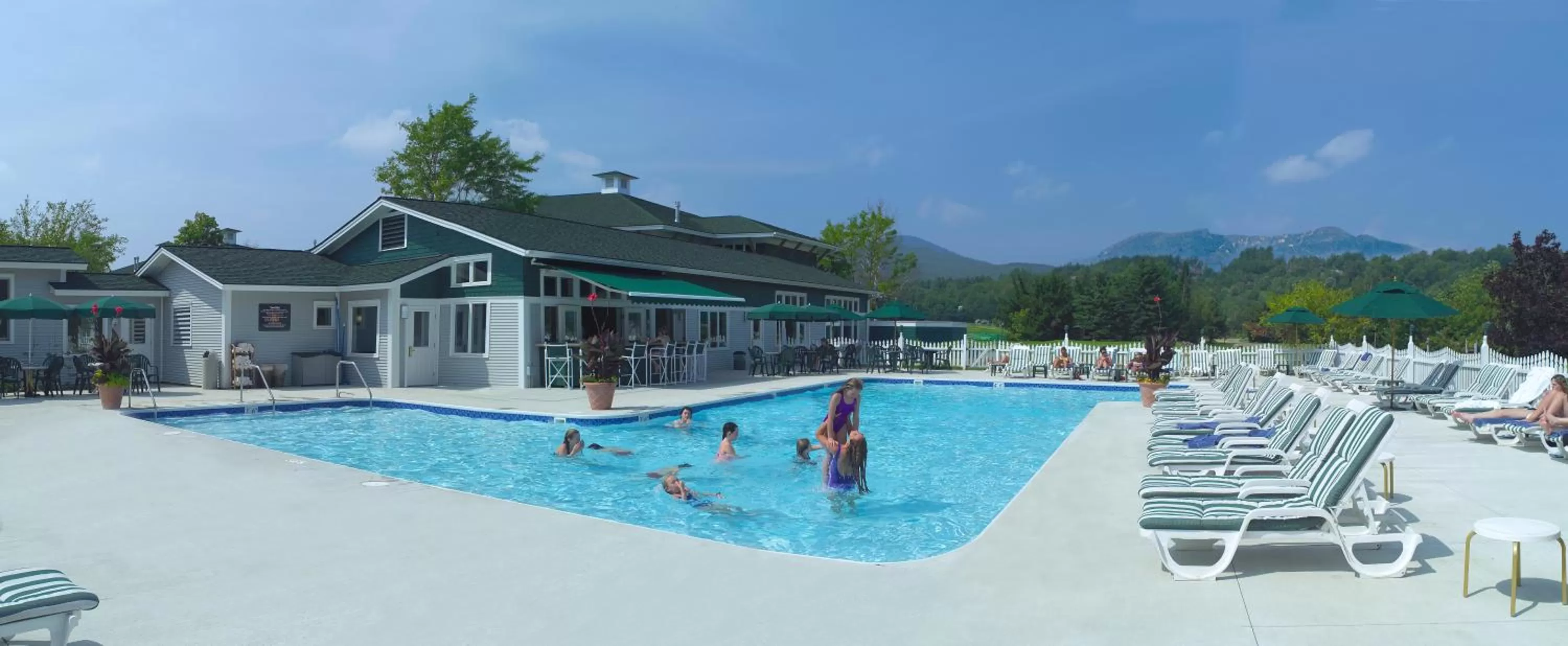 Pool view in Stoweflake Mountain Resort & Spa