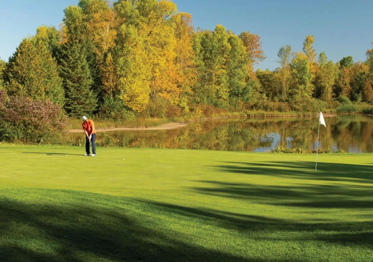 Golfcourse in Living Stone Golf Resort