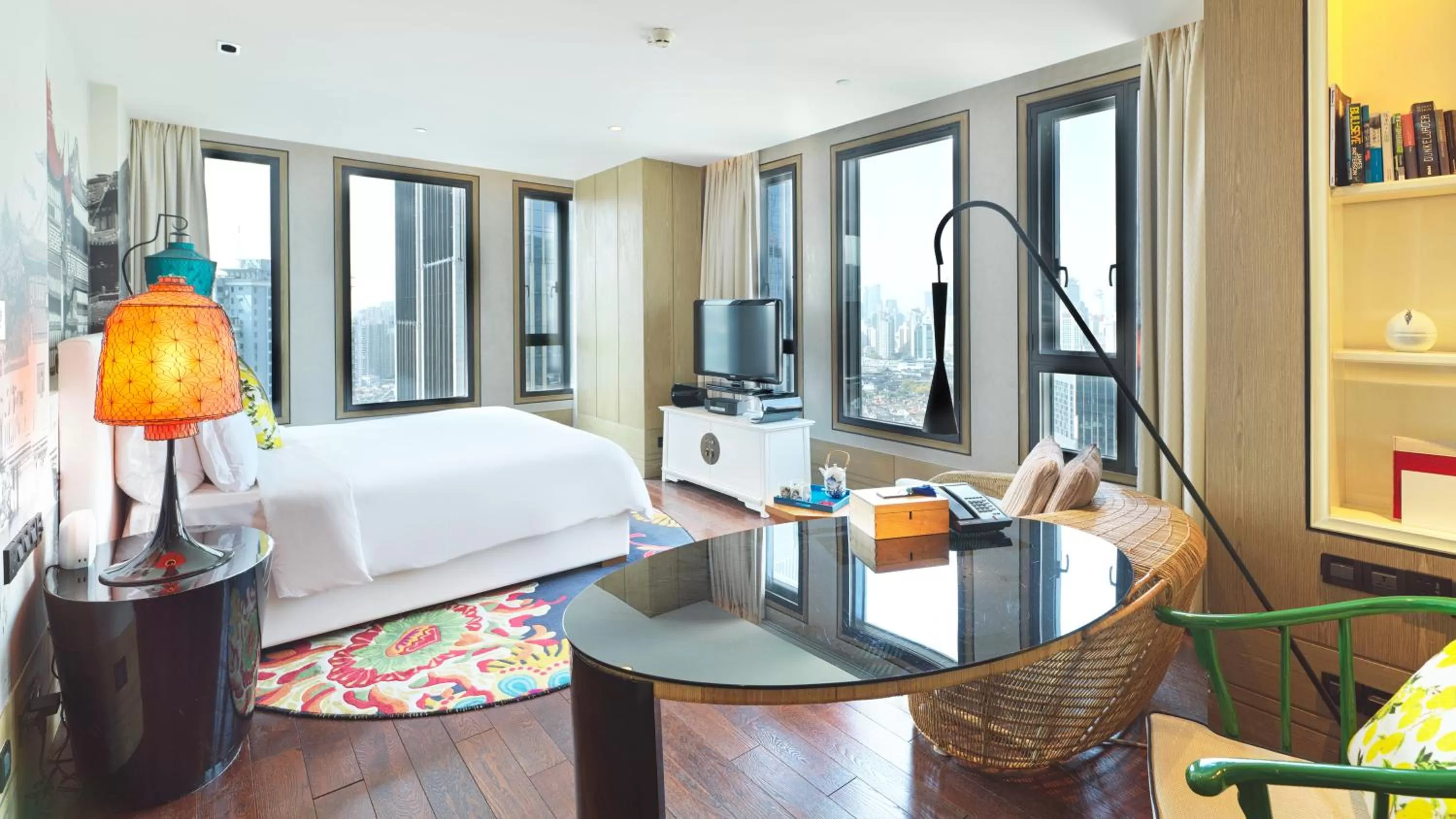 Photo of the whole room, Bed in Hotel Indigo Shanghai On The Bund by IHG