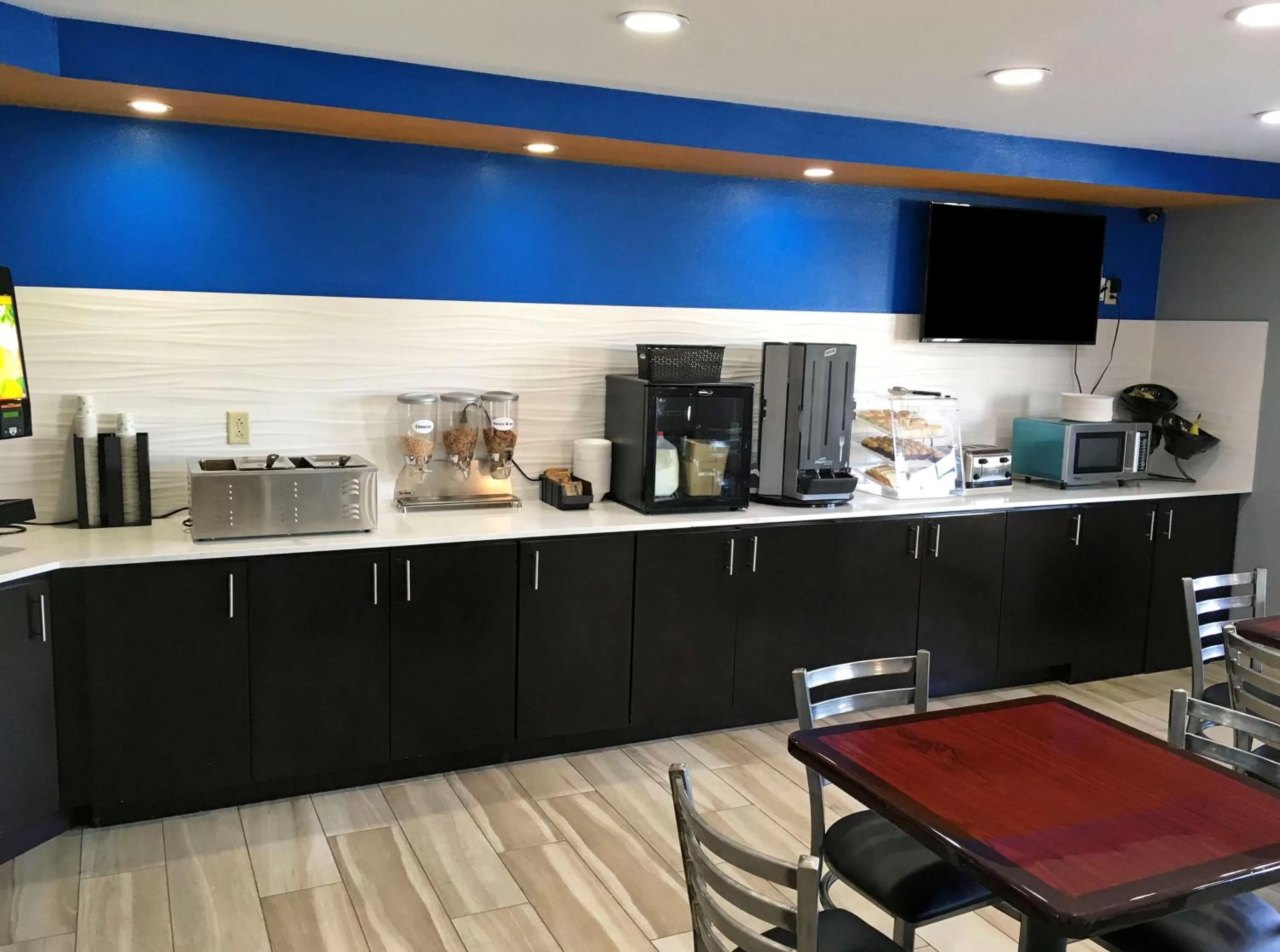 Restaurant/places to eat in Americas Best Value Inn Denham Springs