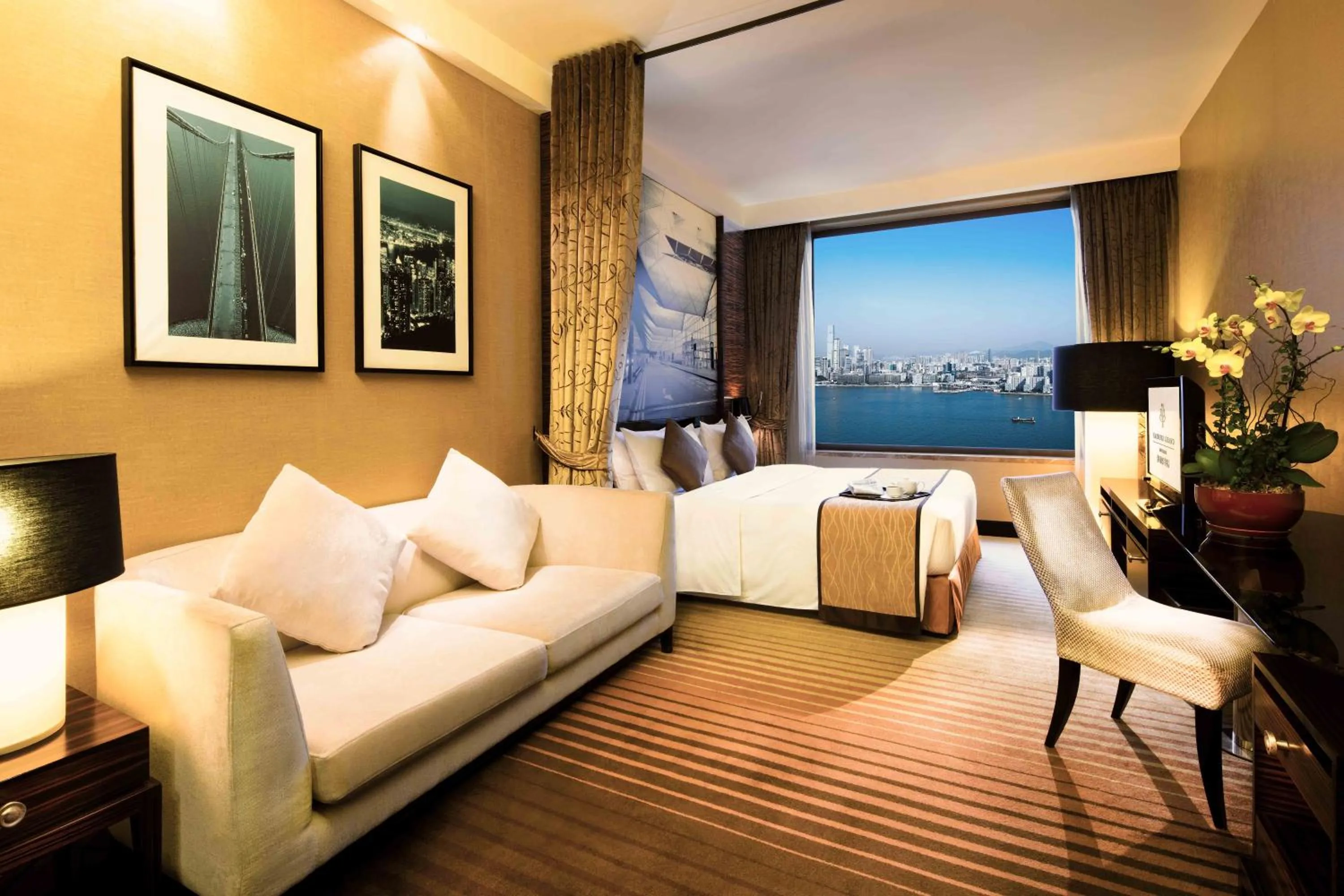 Bedroom, Bed in Harbour Grand Hong Kong