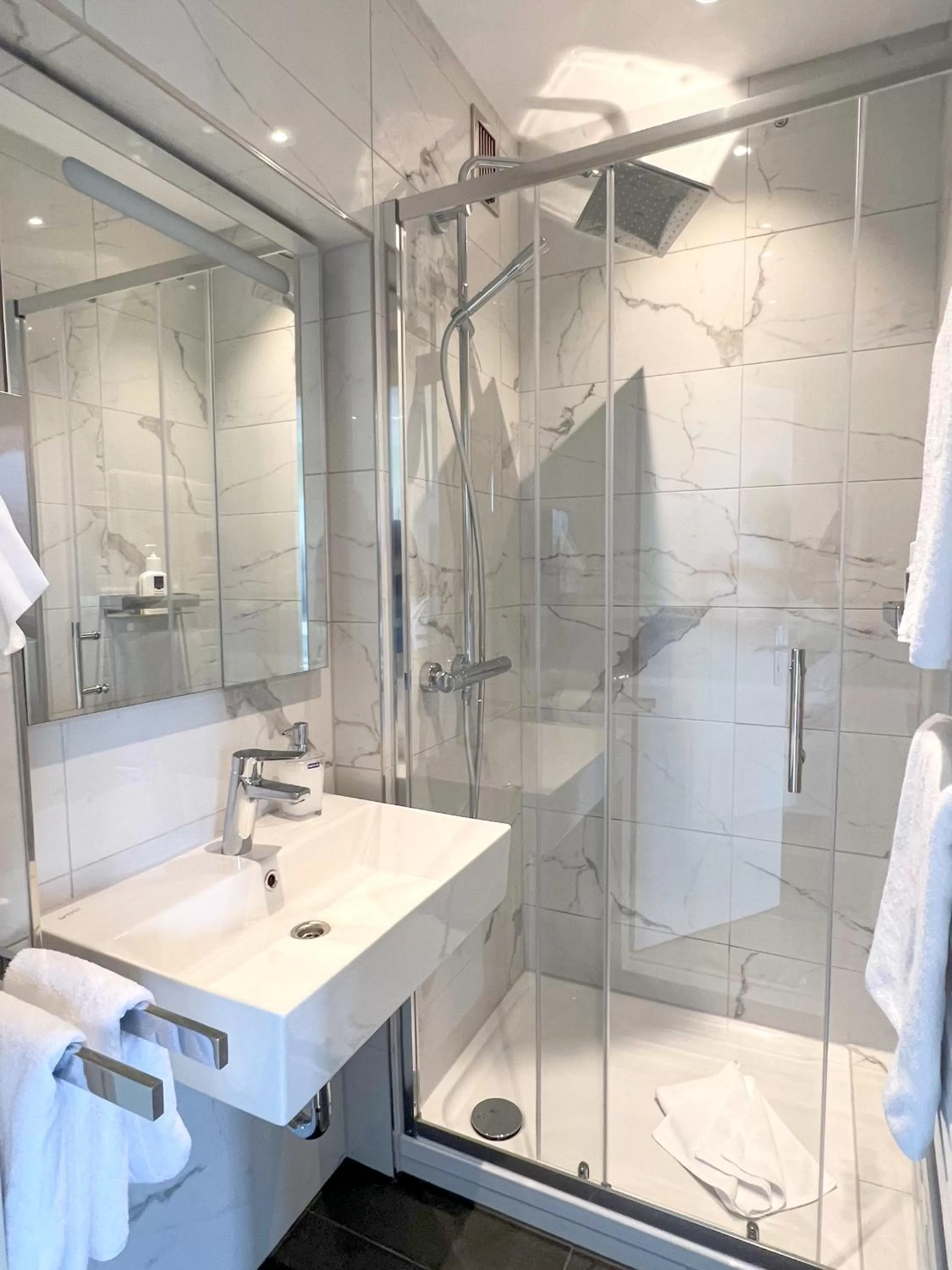 Bathroom in Hotel Schlossblick Chiemsee