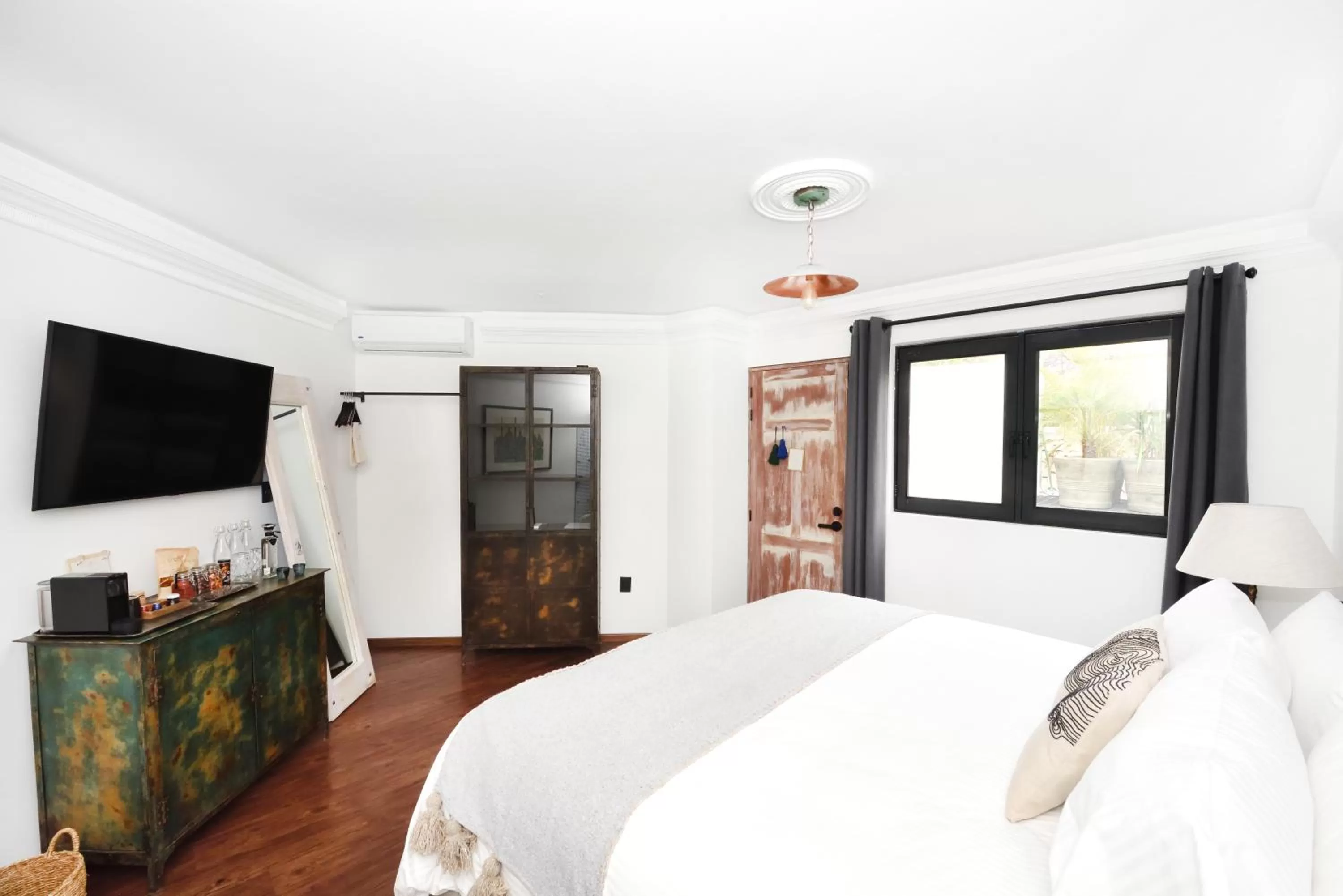 Bed in Orchid House Mexico City