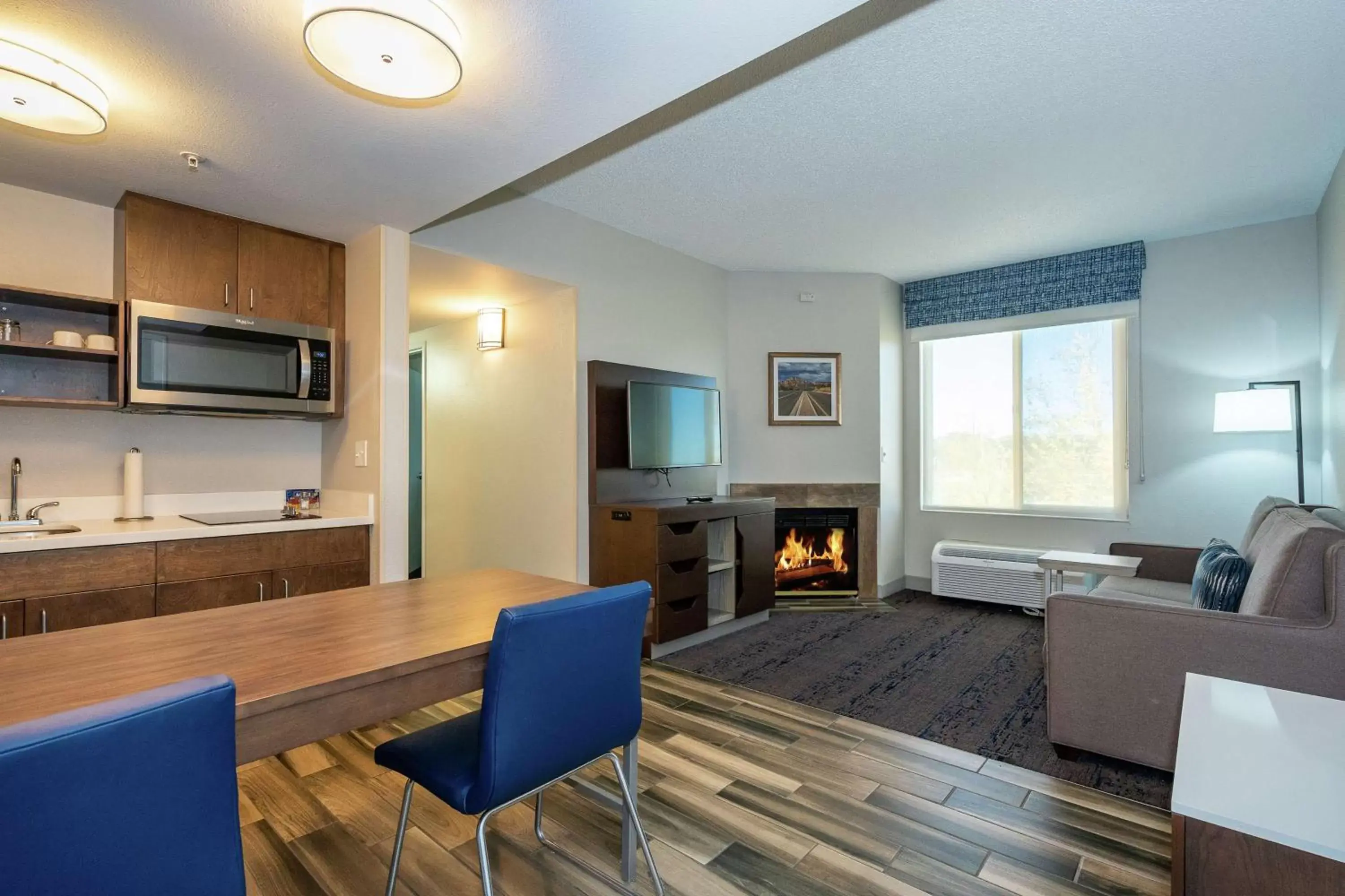 One-Bedroom Queen Suite with Fireplace - Non-Smoking in Hampton Inn & Suites Flagstaff - West One-Bedroom Queen Suite with Fireplace - Non-Smoking in Hampton Inn & Suites Flagstaff - West