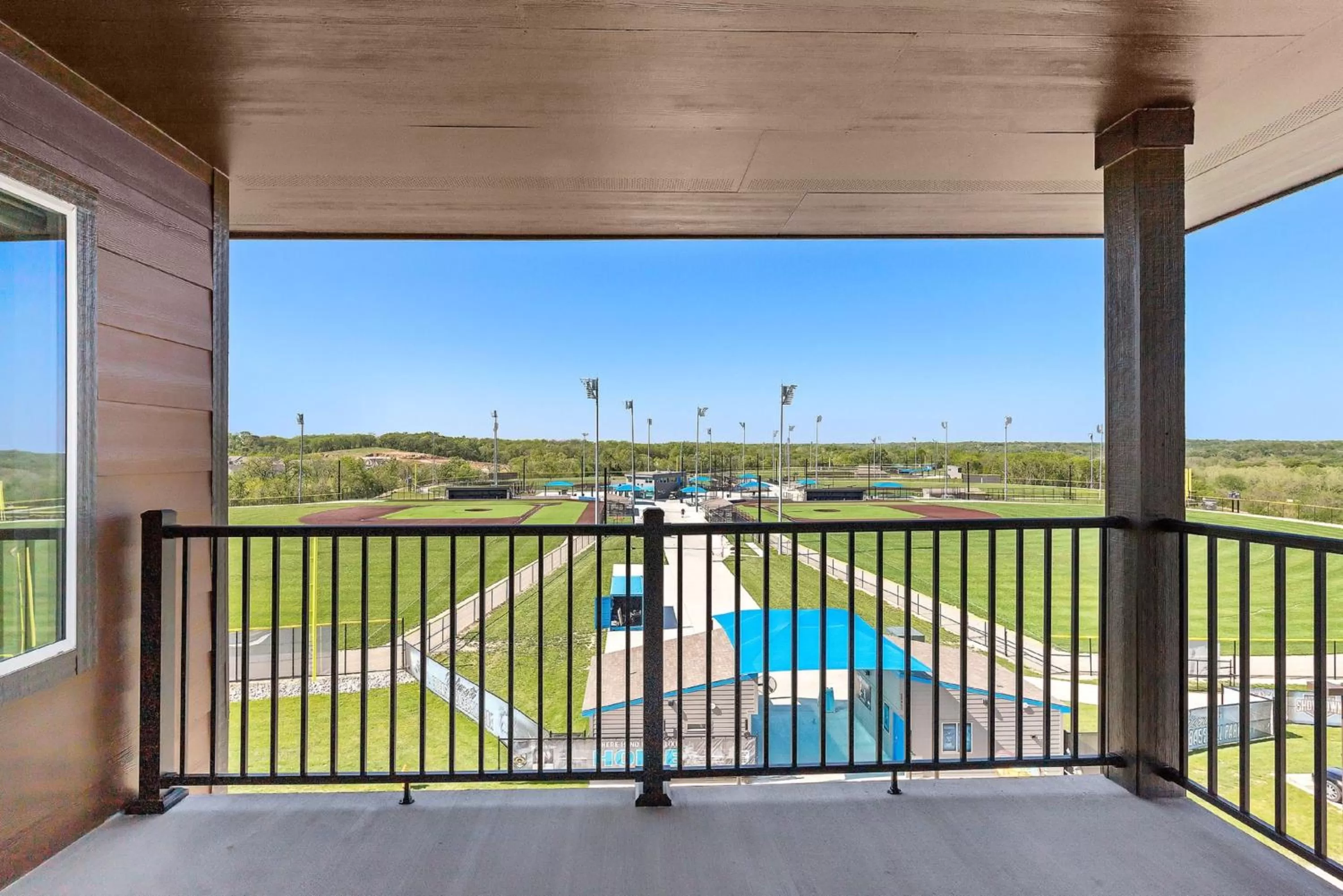 Spa and wellness centre/facilities in Holiday Inn Express Kansas City North Parkville by IHG