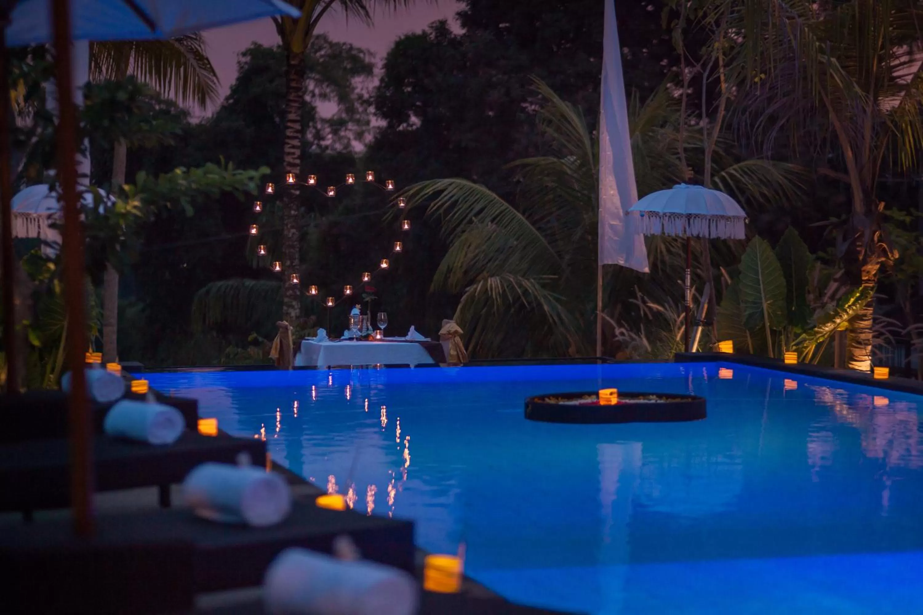 Swimming pool in Bubu Suite by Prasi